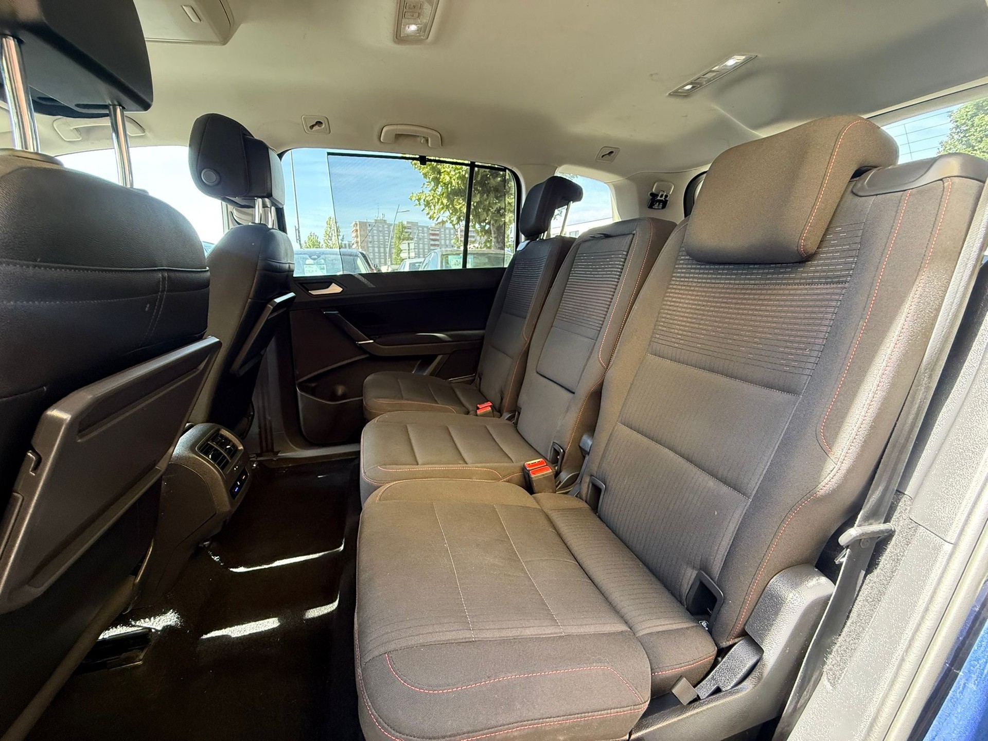 VW Touran 1.4 TSI BlueMotion High Line DSG-image-9