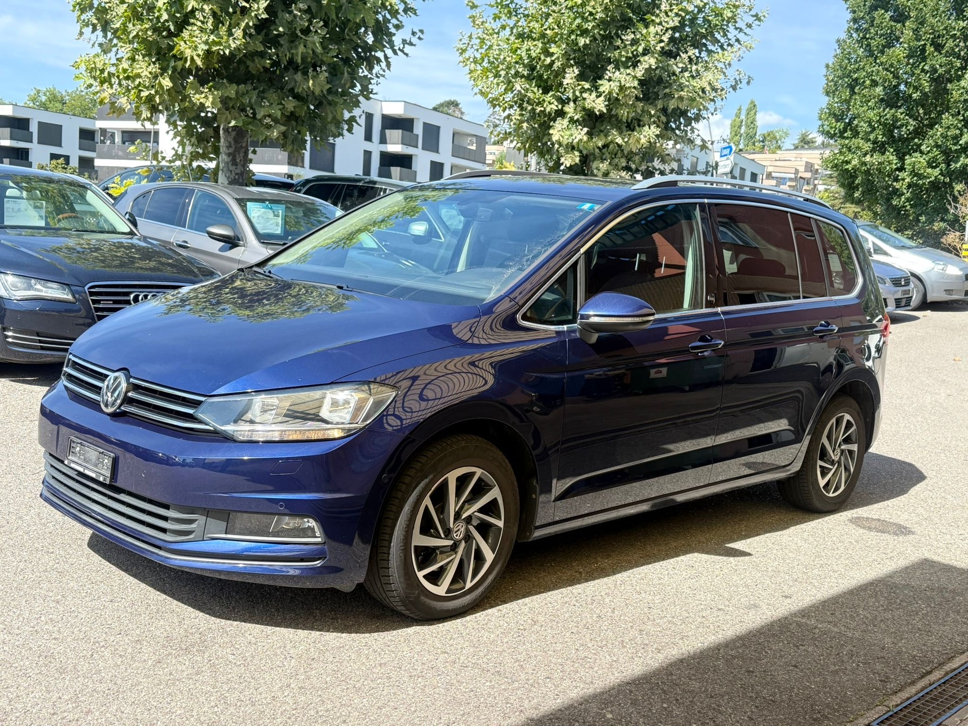 VW Touran 1.4 TSI BlueMotion High Line DSG-image-3