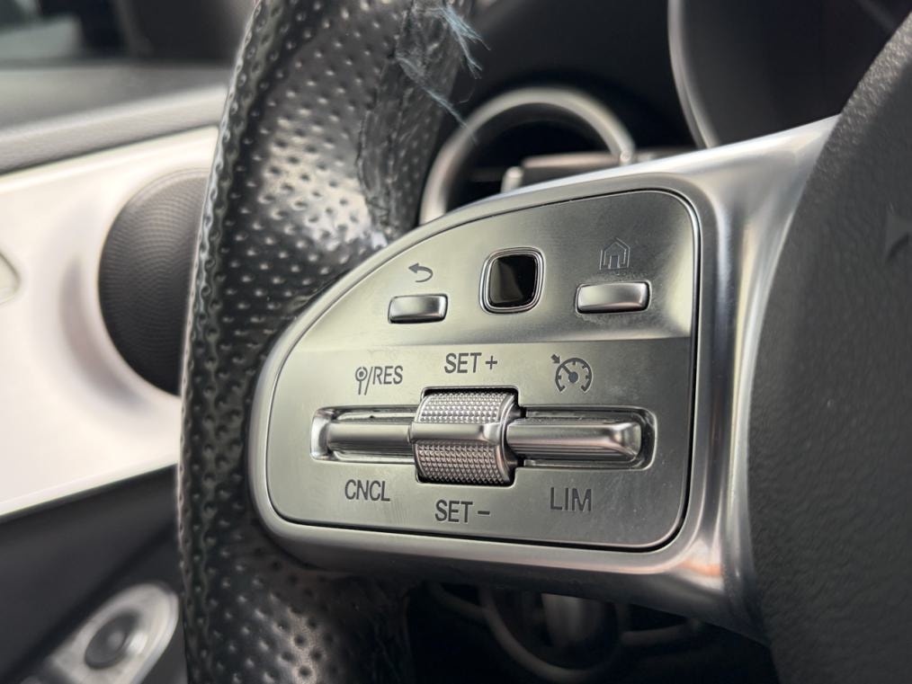 MERCEDES-BENZ C 200 T AMG Line-image-4