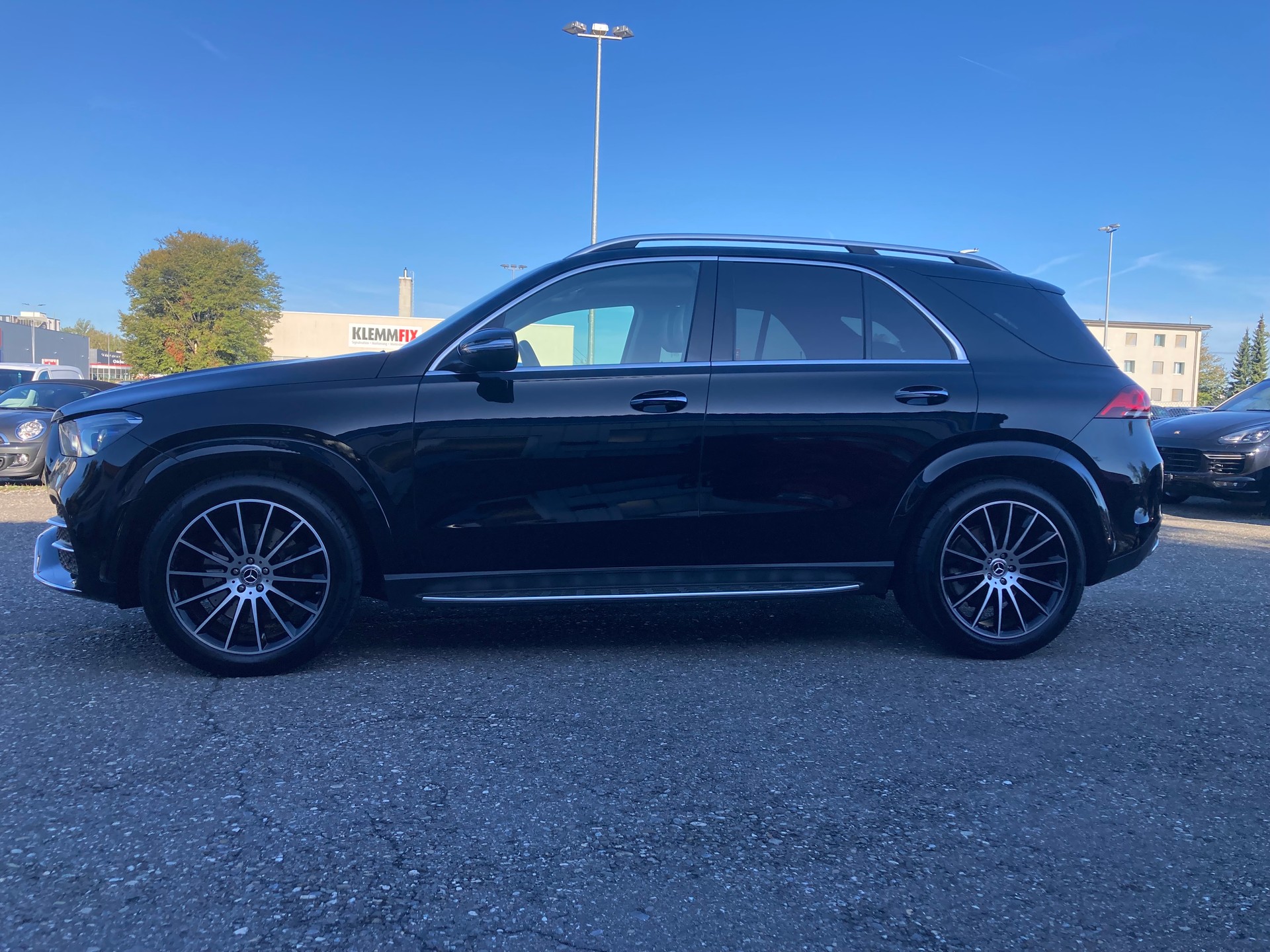 MERCEDES-BENZ GLE 300 d 4Matic AMG Line 9G-Tronic-image-3