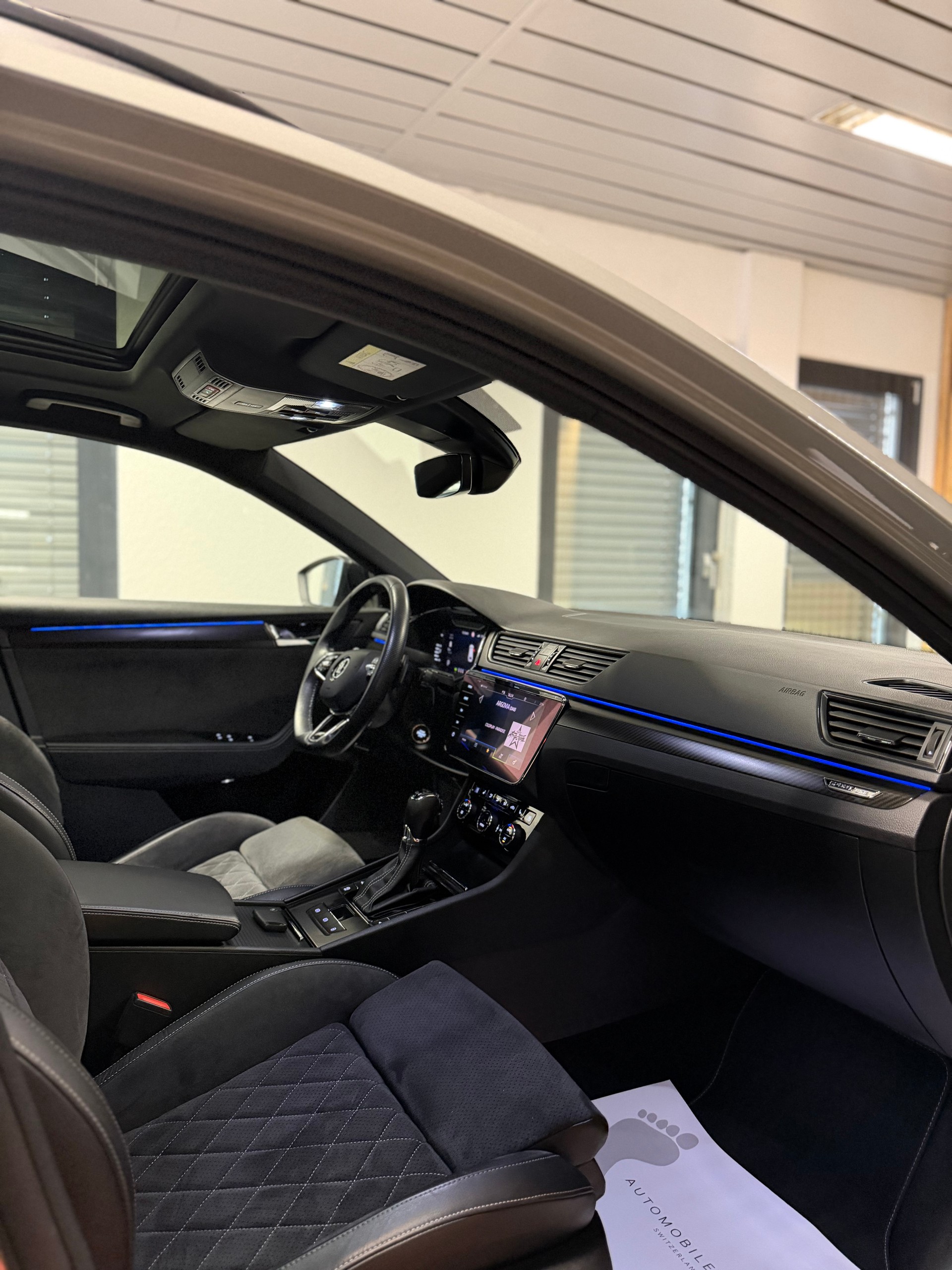 SKODA Superb Combi 2.0 TDi SportLine 4x4 DSG-image-7