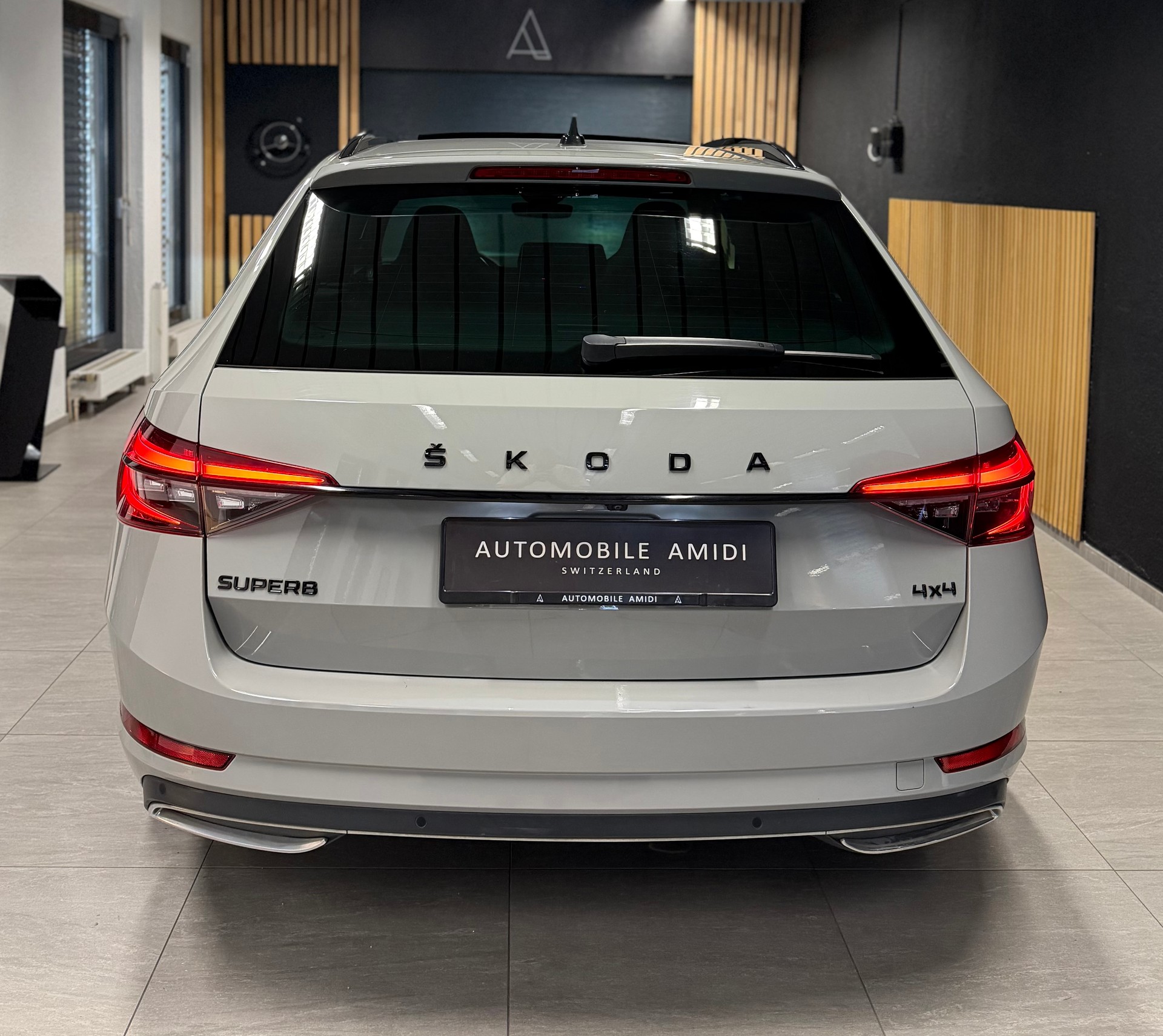 SKODA Superb Combi 2.0 TDi SportLine 4x4 DSG-showroom-element-3