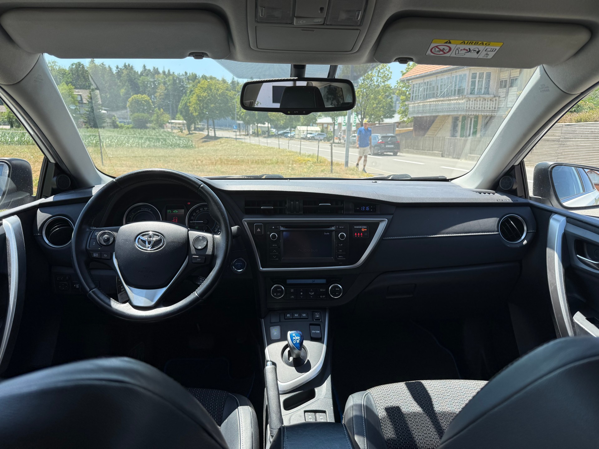 TOYOTA 1.8 HSD Sol-image-4