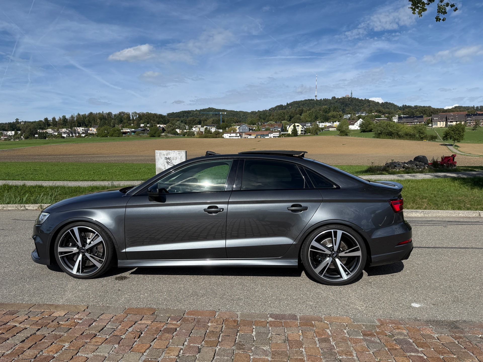 AUDI RS3 2.5 TFSI quattro S-Tronic-image-1