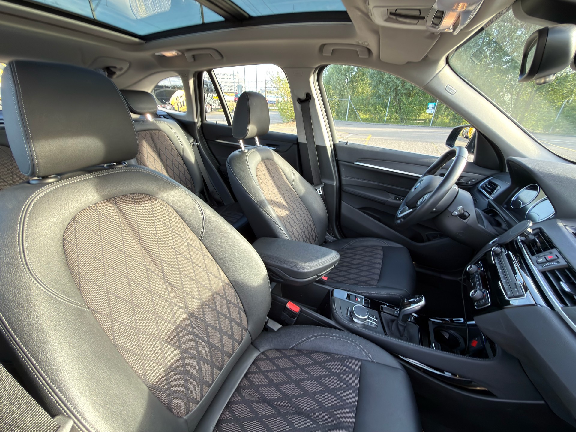 BMW 18i sDrive-image-4