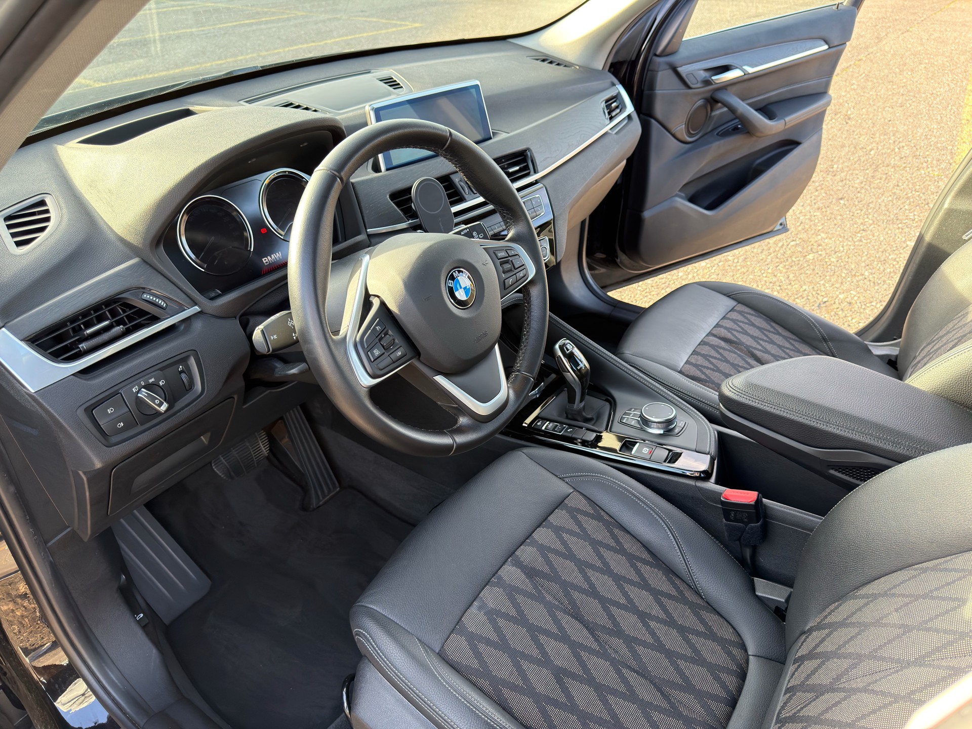 BMW 18i sDrive-image-3