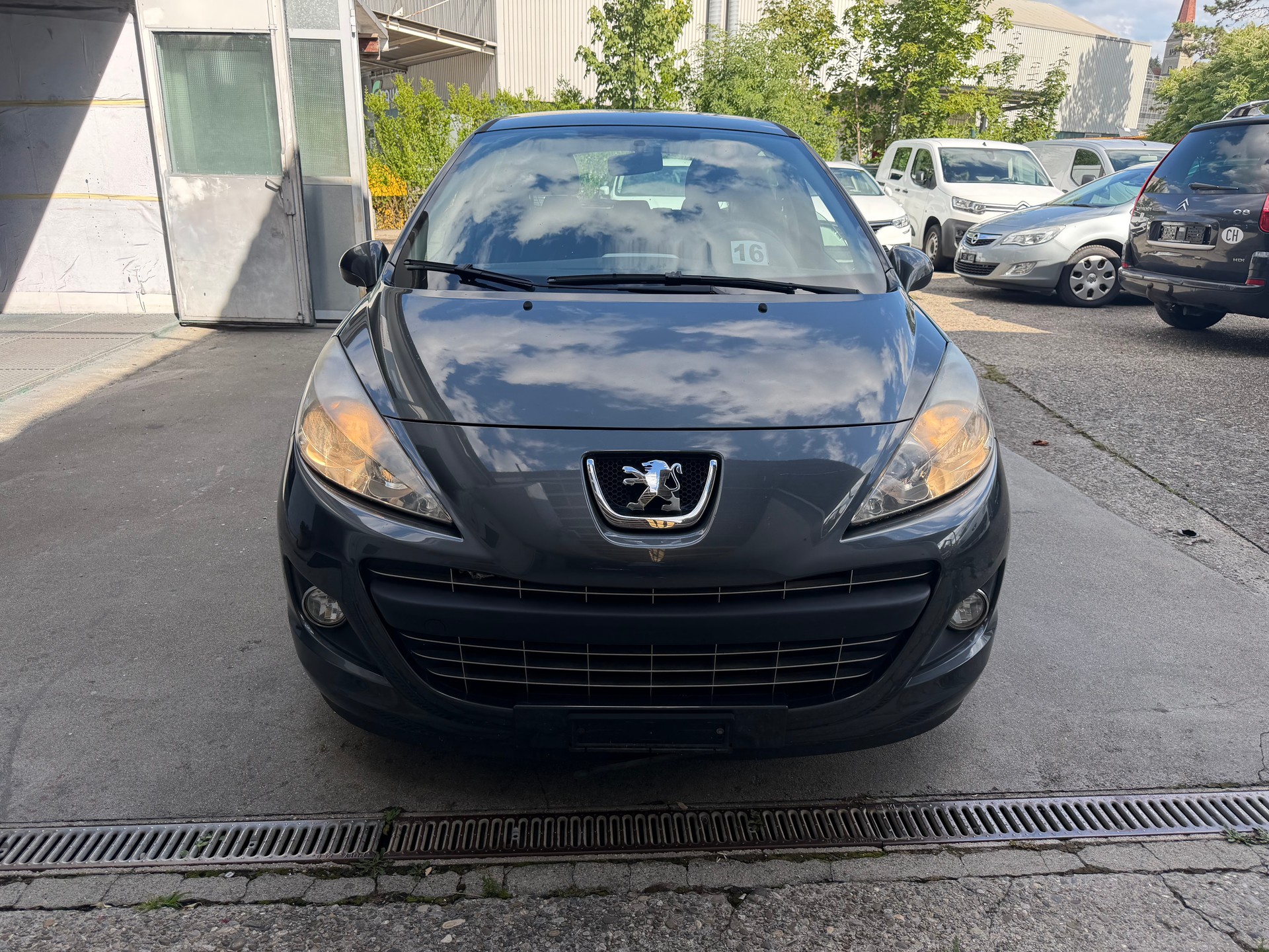 PEUGEOT 207 1.4 16V Trendy Clim-image-0