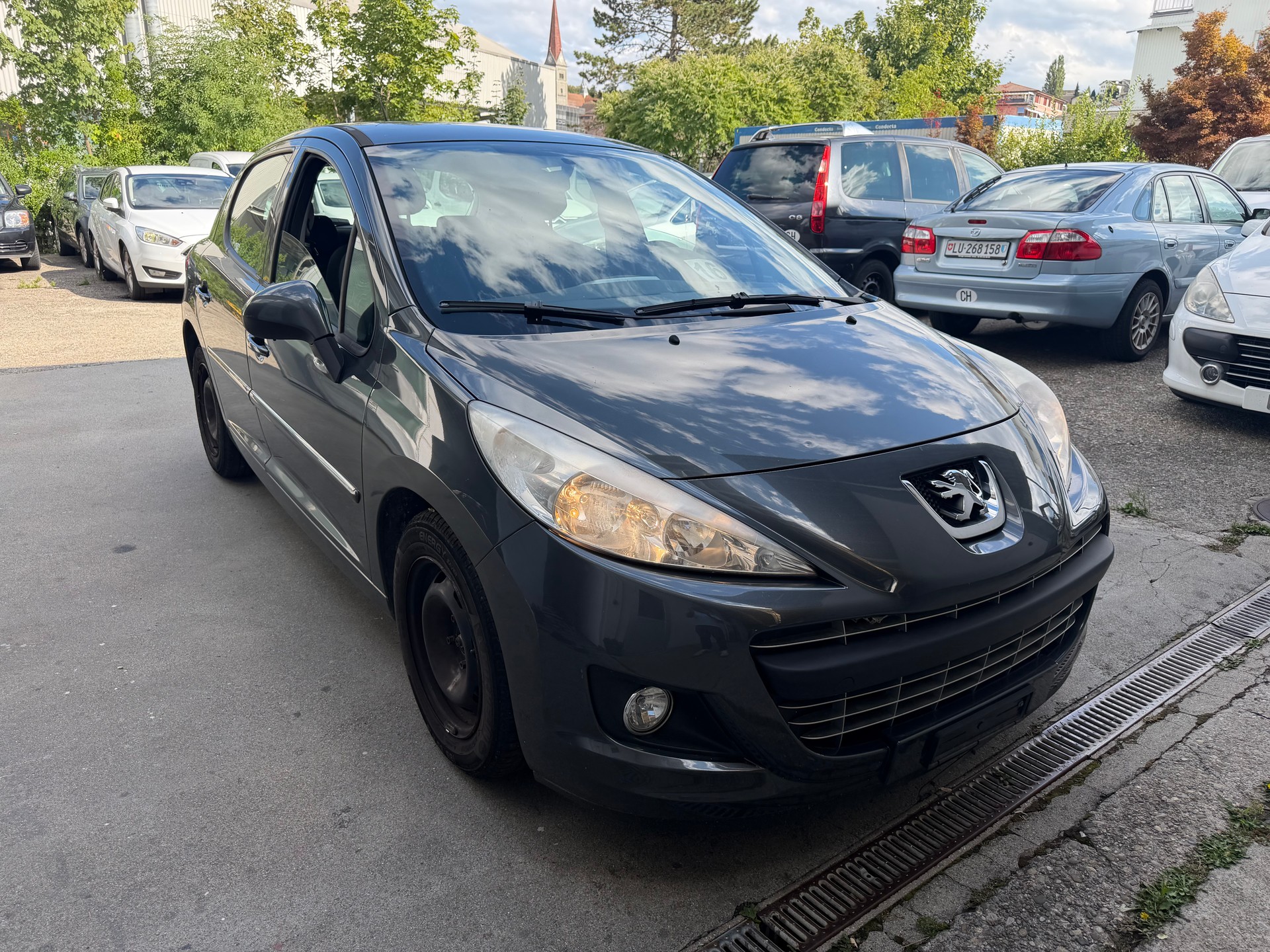 PEUGEOT 207 1.4 16V Trendy Clim-image-5
