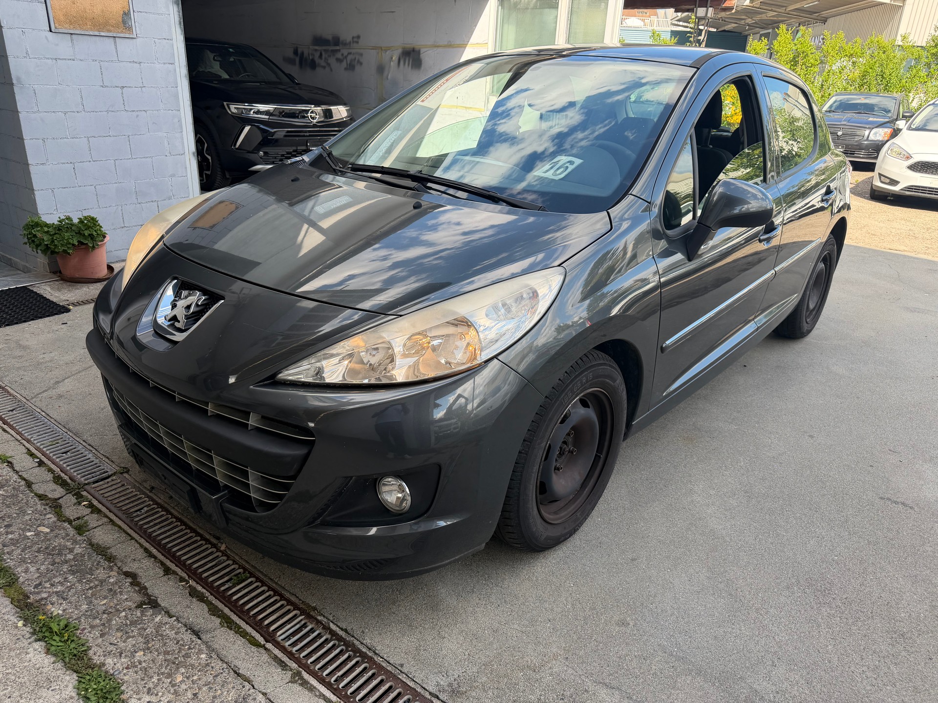 PEUGEOT 207 1.4 16V Trendy Clim-image-6