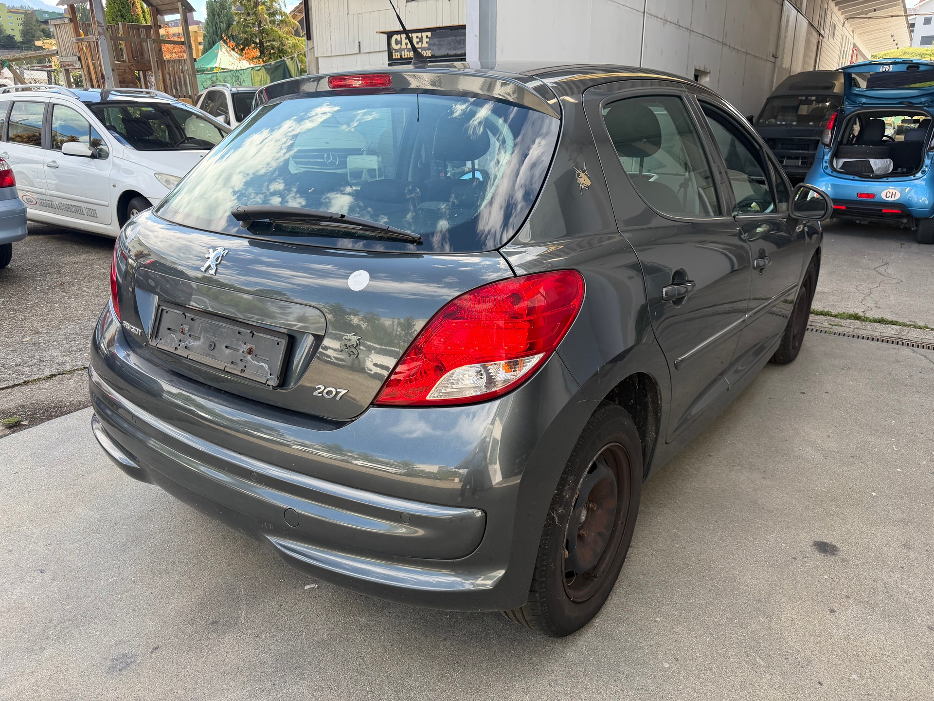 PEUGEOT 207 1.4 16V Trendy Clim-image-1