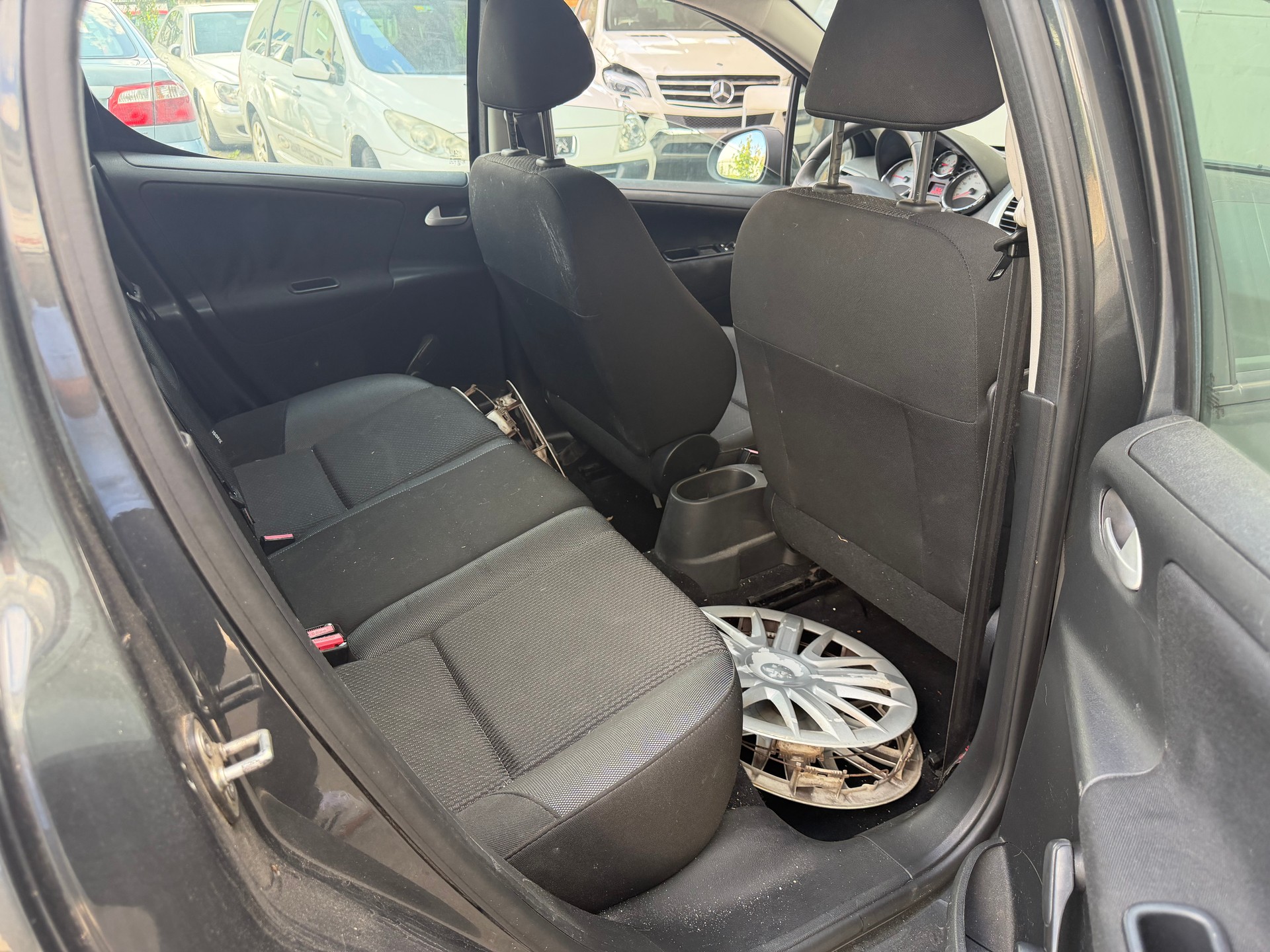 PEUGEOT 207 1.4 16V Trendy Clim-image-7