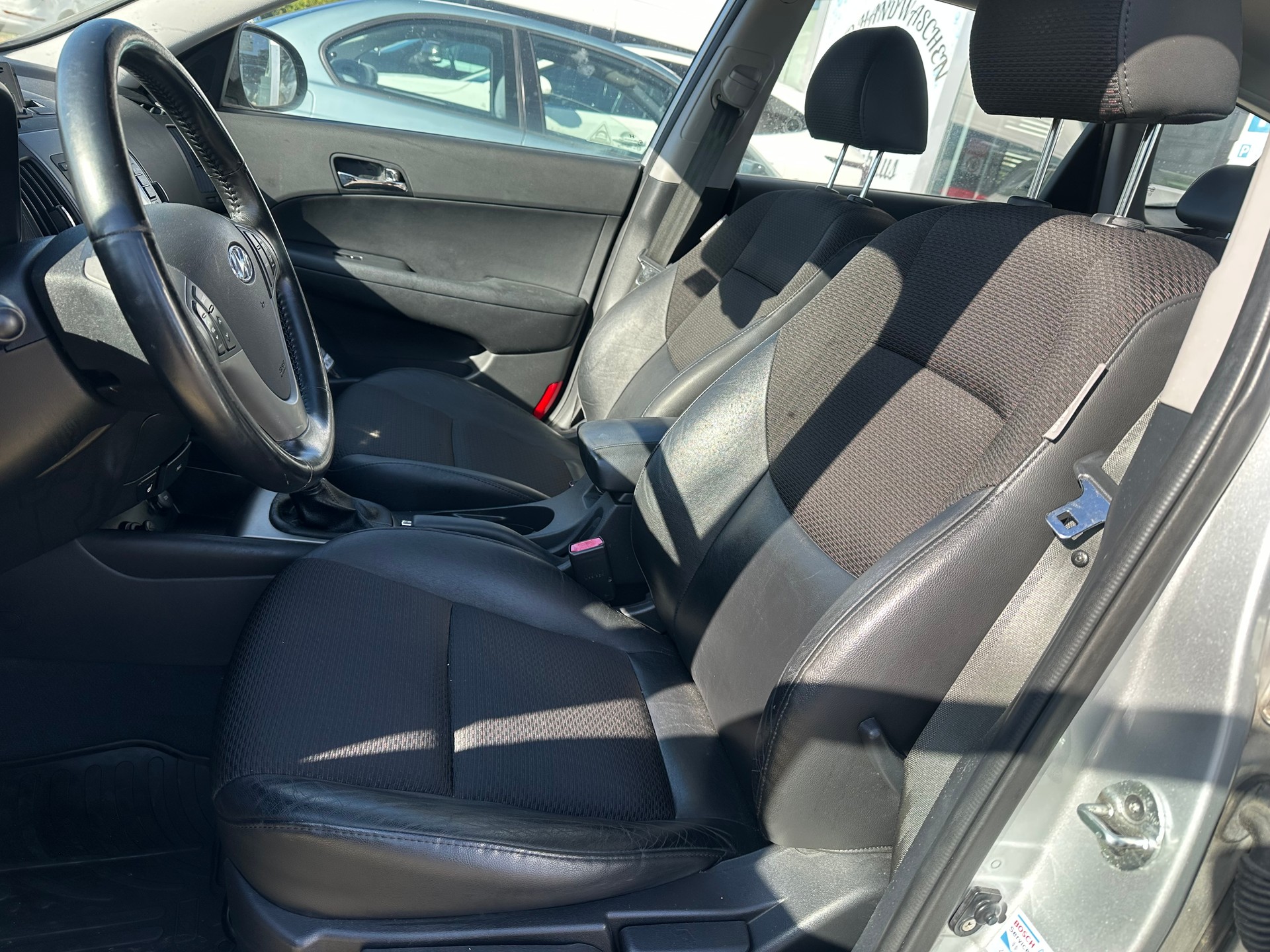 HYUNDAI i30 Wagon 2.0 CRDi Premium-image-4