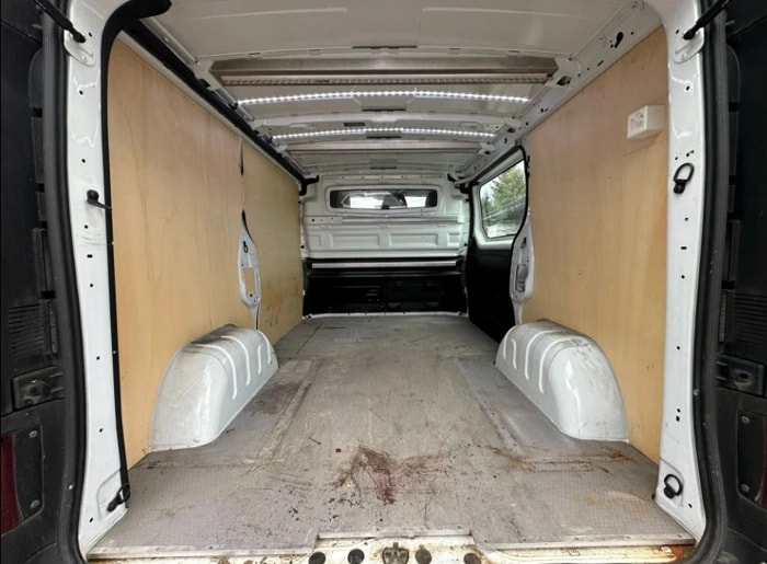 RENAULT Trafic 2.0 dCi 120 3.0t Access L1H1-image-4