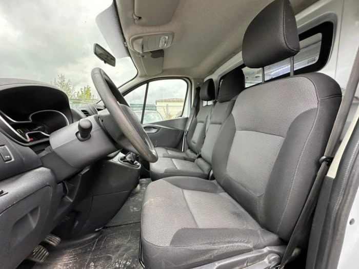 RENAULT Trafic 2.0 dCi 120 3.0t Access L1H1-image-7