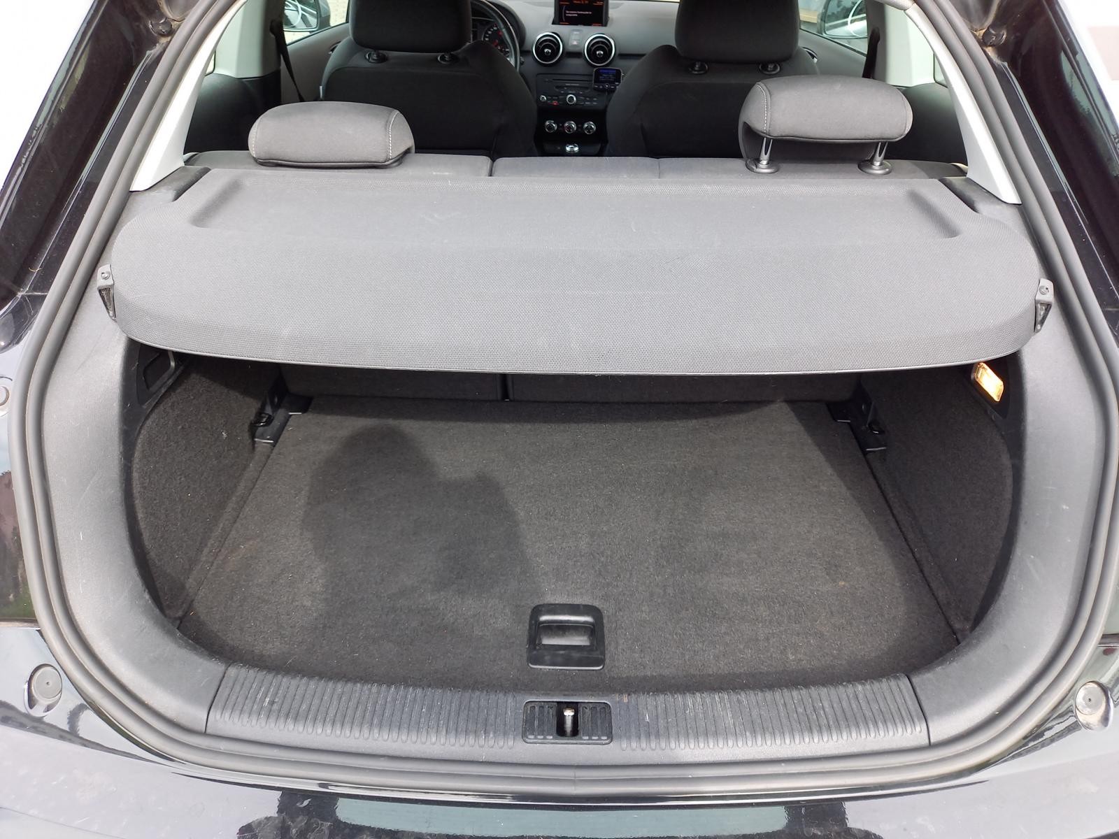 AUDI A1 1.6 TDI Ambition **frisch ab MFK, Service und Zahnriemen mit Wasserpumpe ersetzt**-image-11