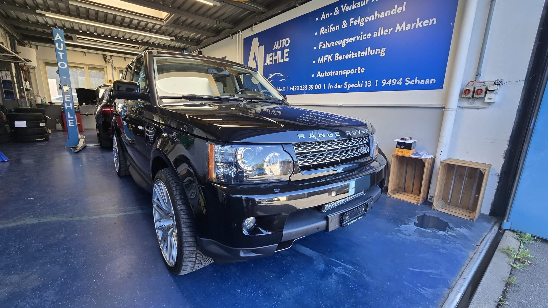 LAND ROVER Range Rover Sport 3.0 TDV6 HSE Automatic-image-1