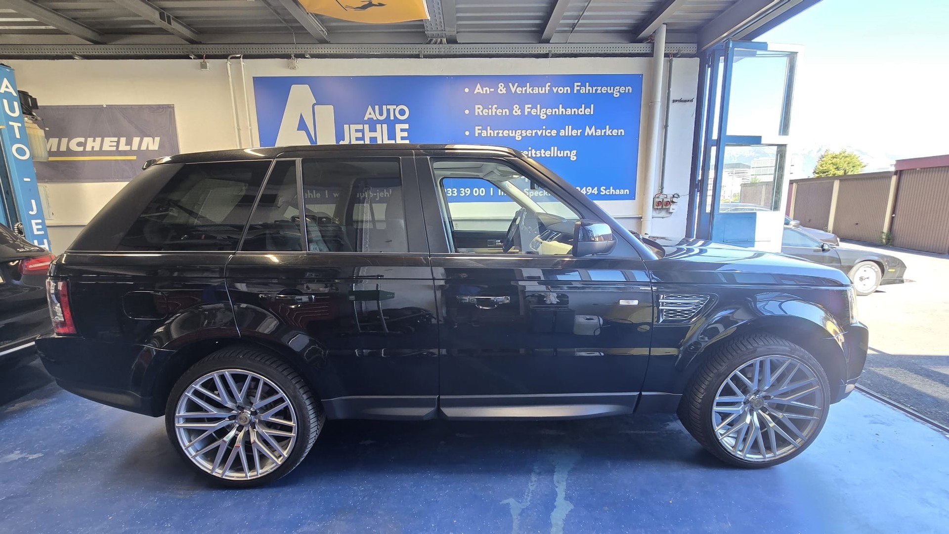 LAND ROVER Range Rover Sport 3.0 TDV6 HSE Automatic-image-0