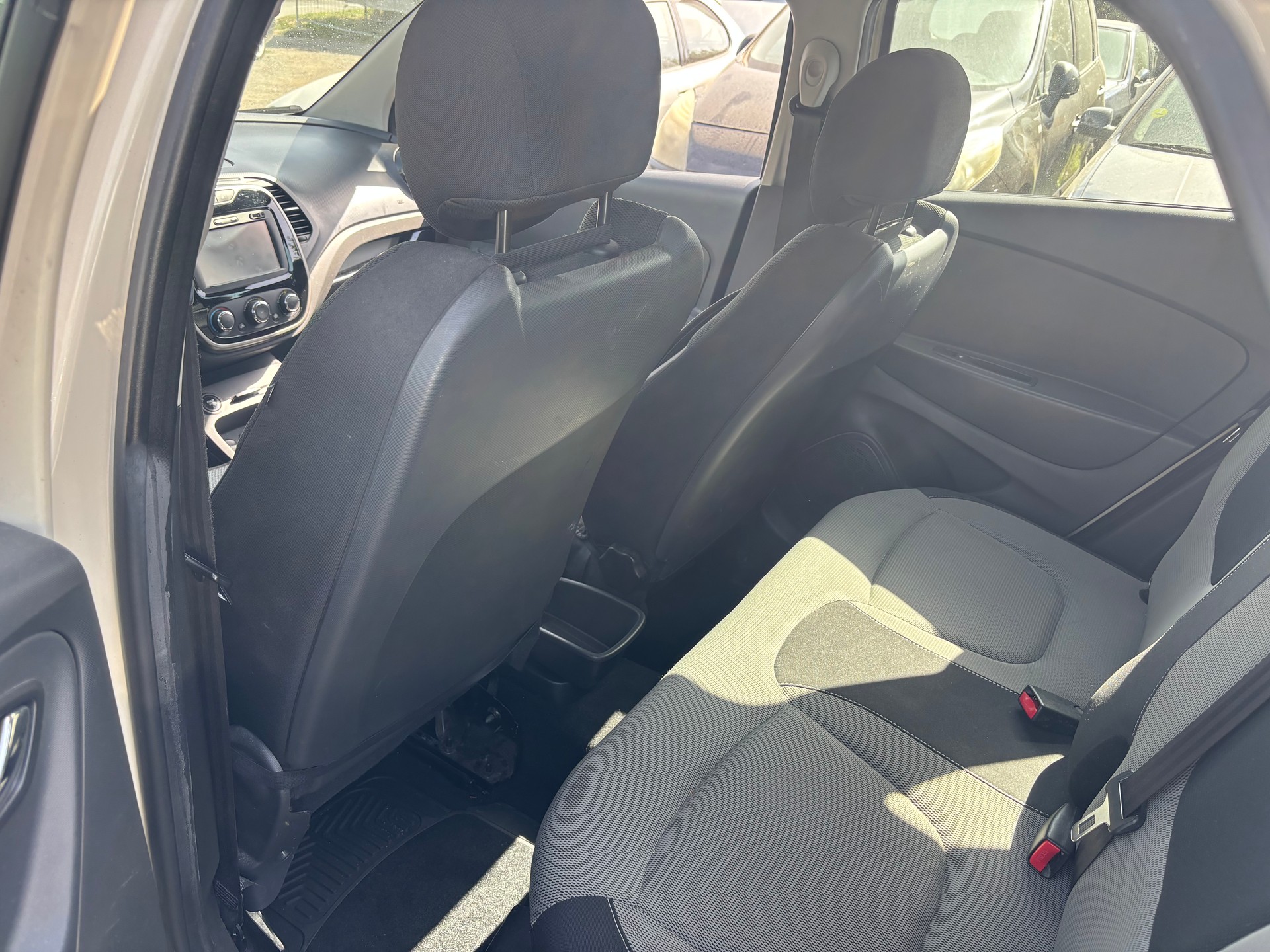 RENAULT Captur 1.5 dCi Dynamique-image-5