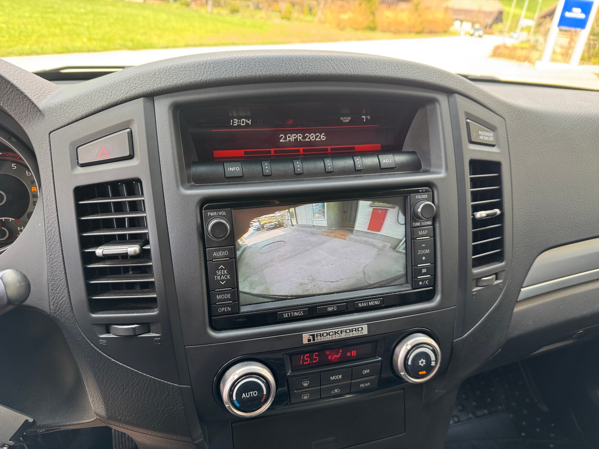 MITSUBISHI Pajero 3.2 DI-D Navigator Automatic-image-10
