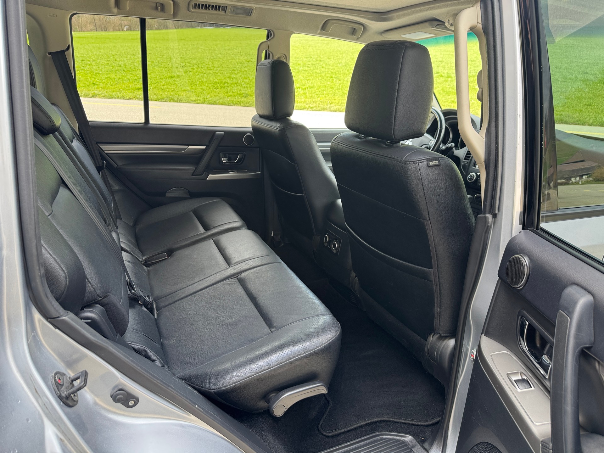 MITSUBISHI Pajero 3.2 DI-D Navigator Automatic-image-7