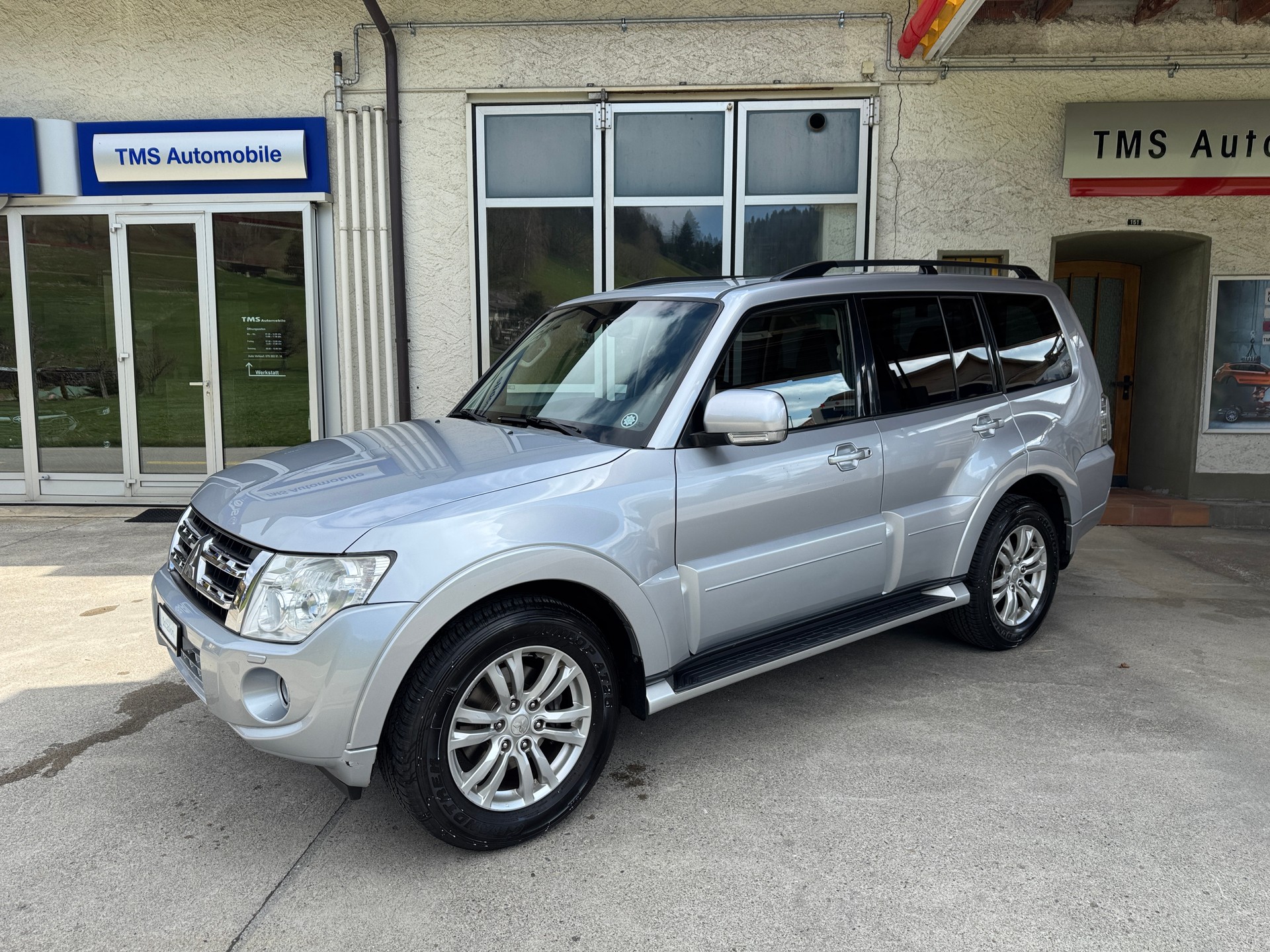 MITSUBISHI Pajero 3.2 DI-D Navigator Automatic-image-1