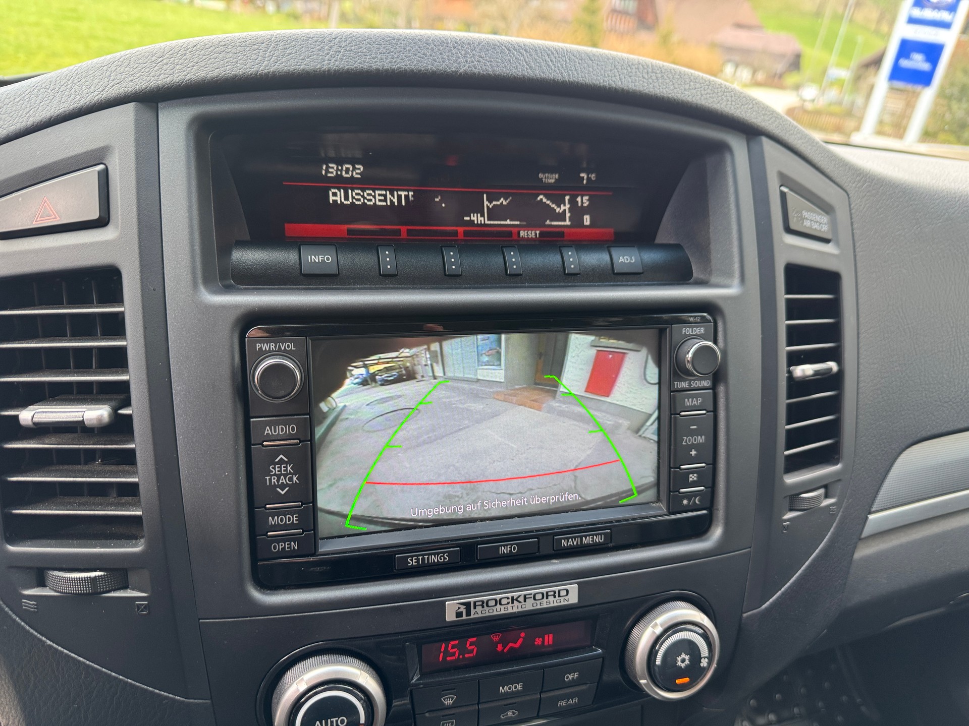 MITSUBISHI Pajero 3.2 DI-D Navigator Automatic-image-13