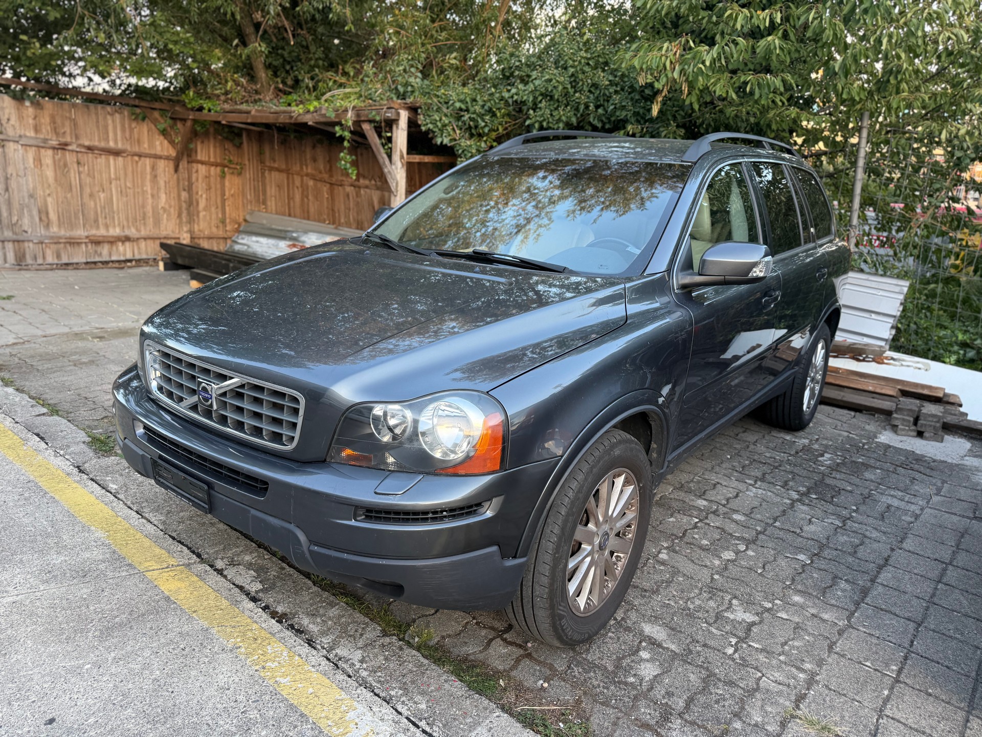 VOLVO XC90 D5 AWD Momentum-image-0