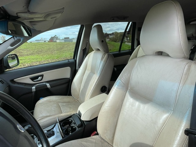 VOLVO XC90 D5 AWD Momentum-image-5