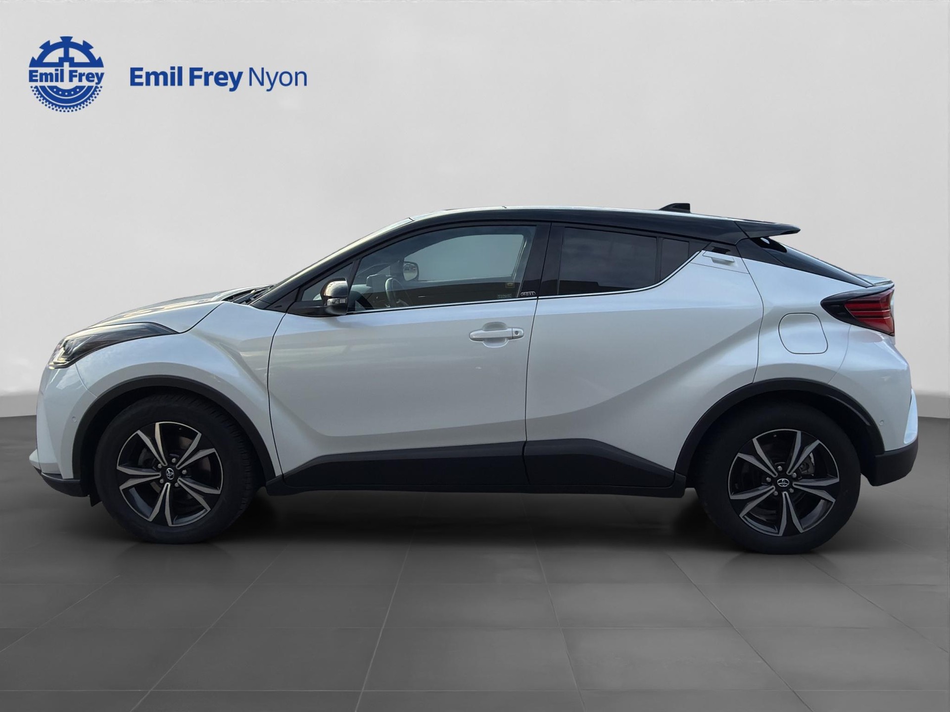 TOYOTA C-HR 2.0 VVTi HSD Move-showroom-element-2