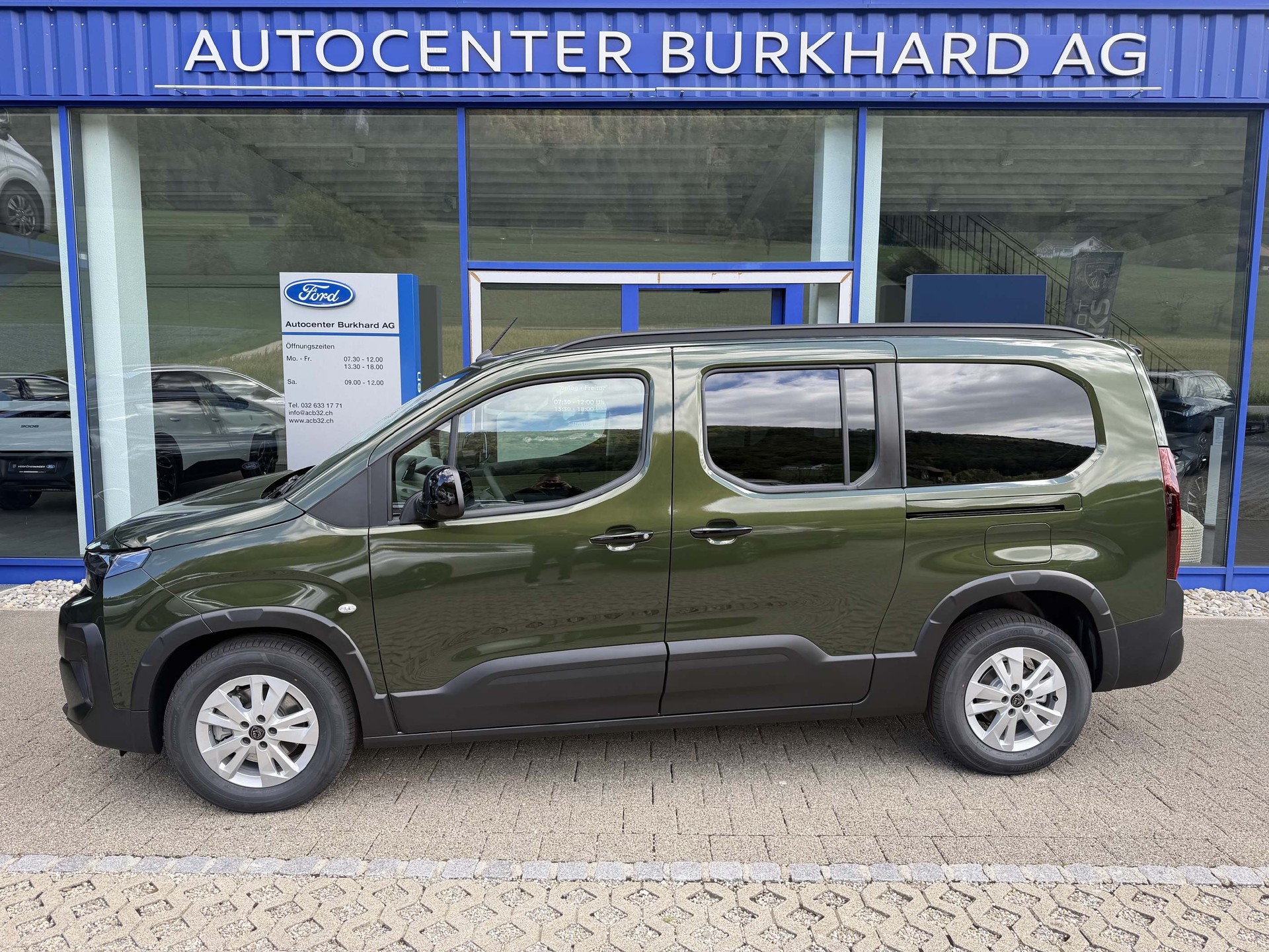 PEUGEOT Rifter Long 1.5 HDi 7-Plätzer Family Edition 1.9% Leasing-image-0