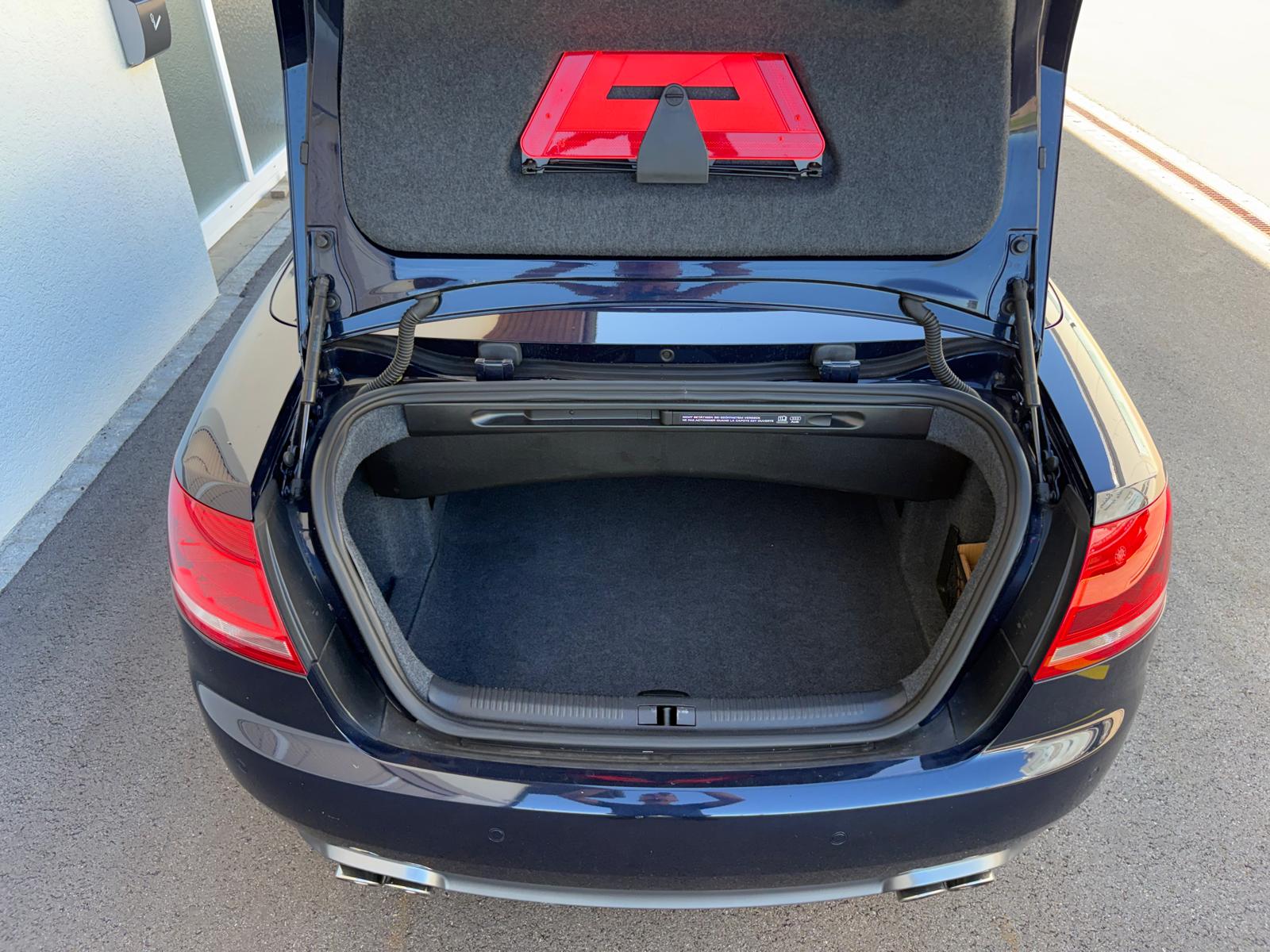 AUDI S4 Cabriolet 4.2 V8 quattro-image-11