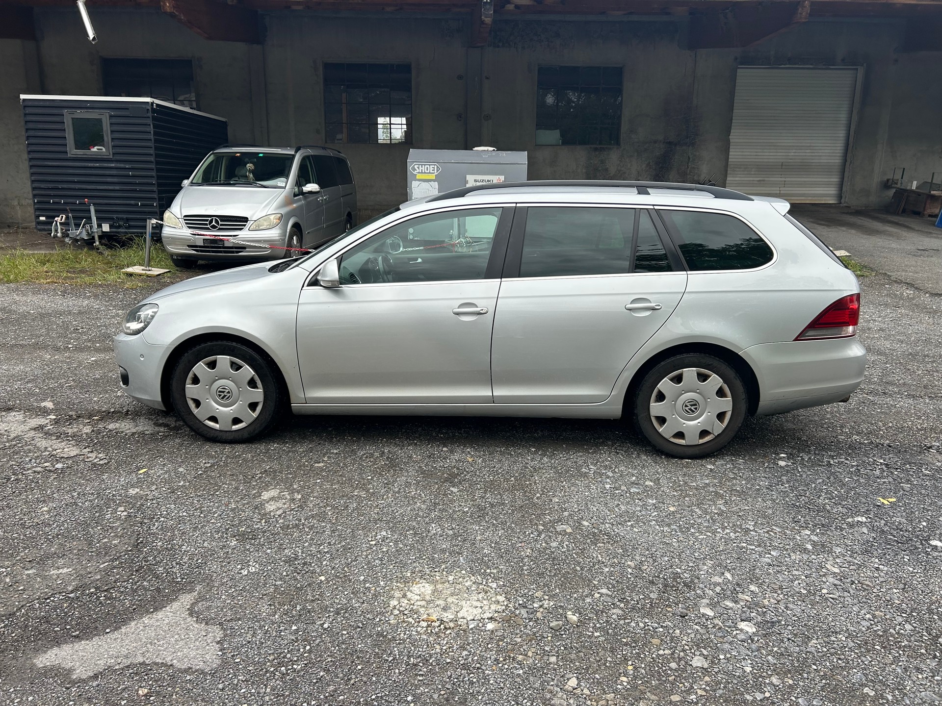 VW Golf Variant 1.6 TDI Team 4Motion-image-1
