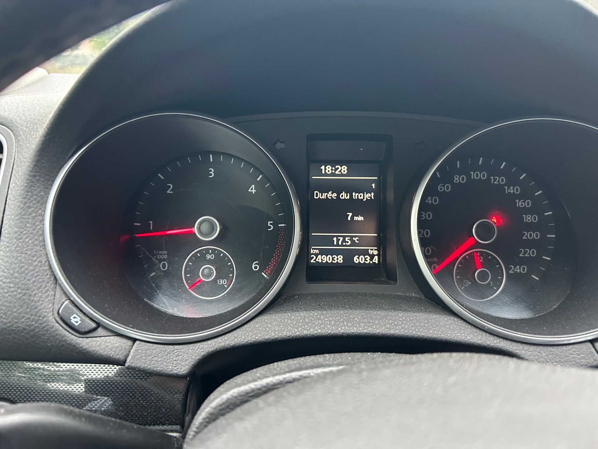 VW Golf Variant 1.6 TDI Team 4Motion-image-7