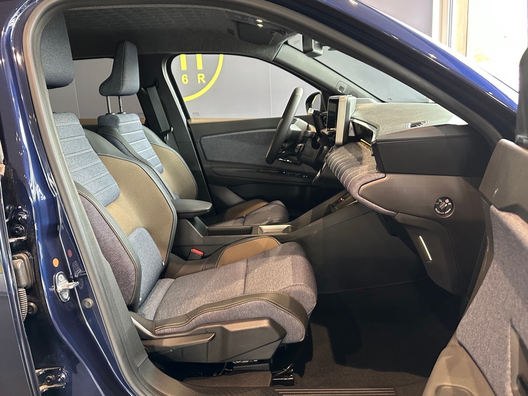 RENAULT R5 E-Tech Comfort Range 52 kWh Techno-image-11