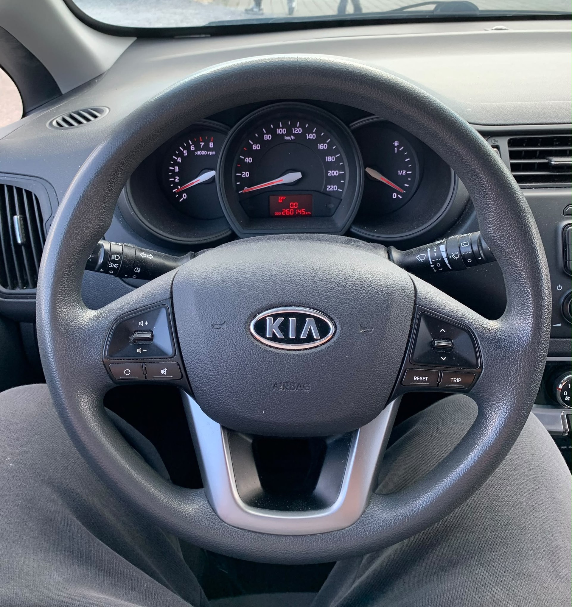 KIA 1.25 CVVT (Klima * Alufelgen * Radio CD * Multilenkrad * BO5)-image-9