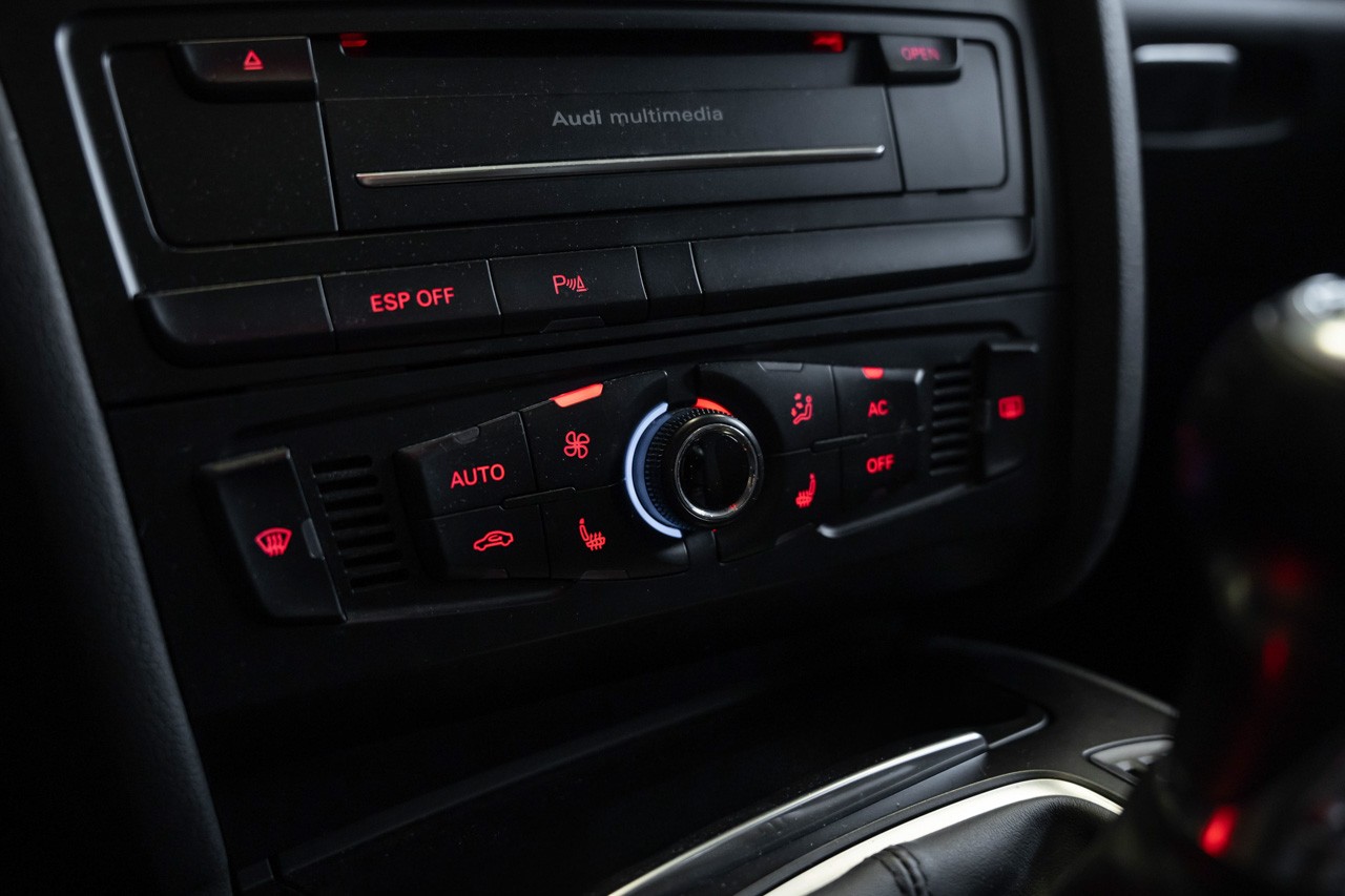 AUDI A4 allroad 3.0 TDI quattro-image-23
