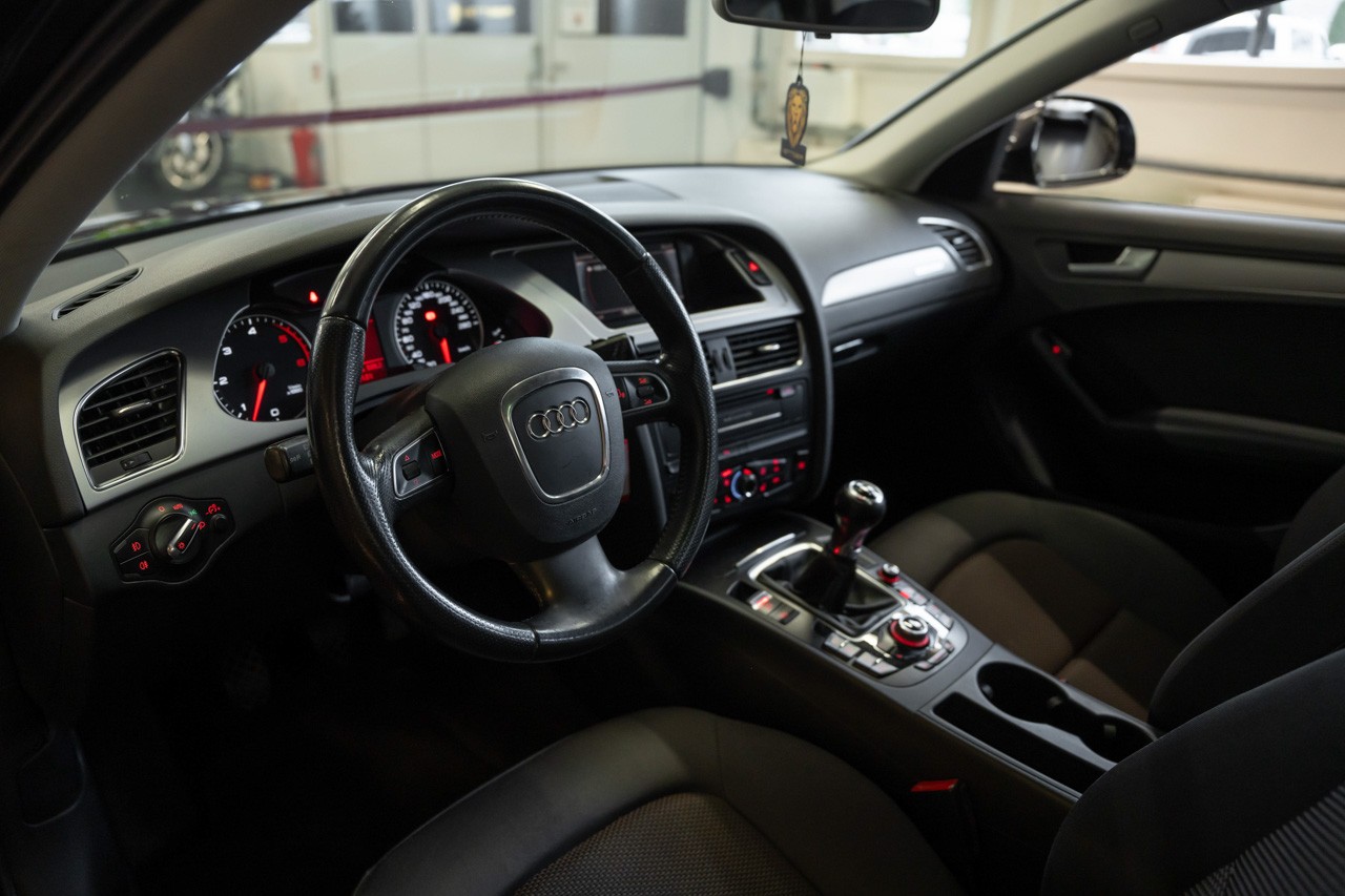 AUDI A4 allroad 3.0 TDI quattro-image-12