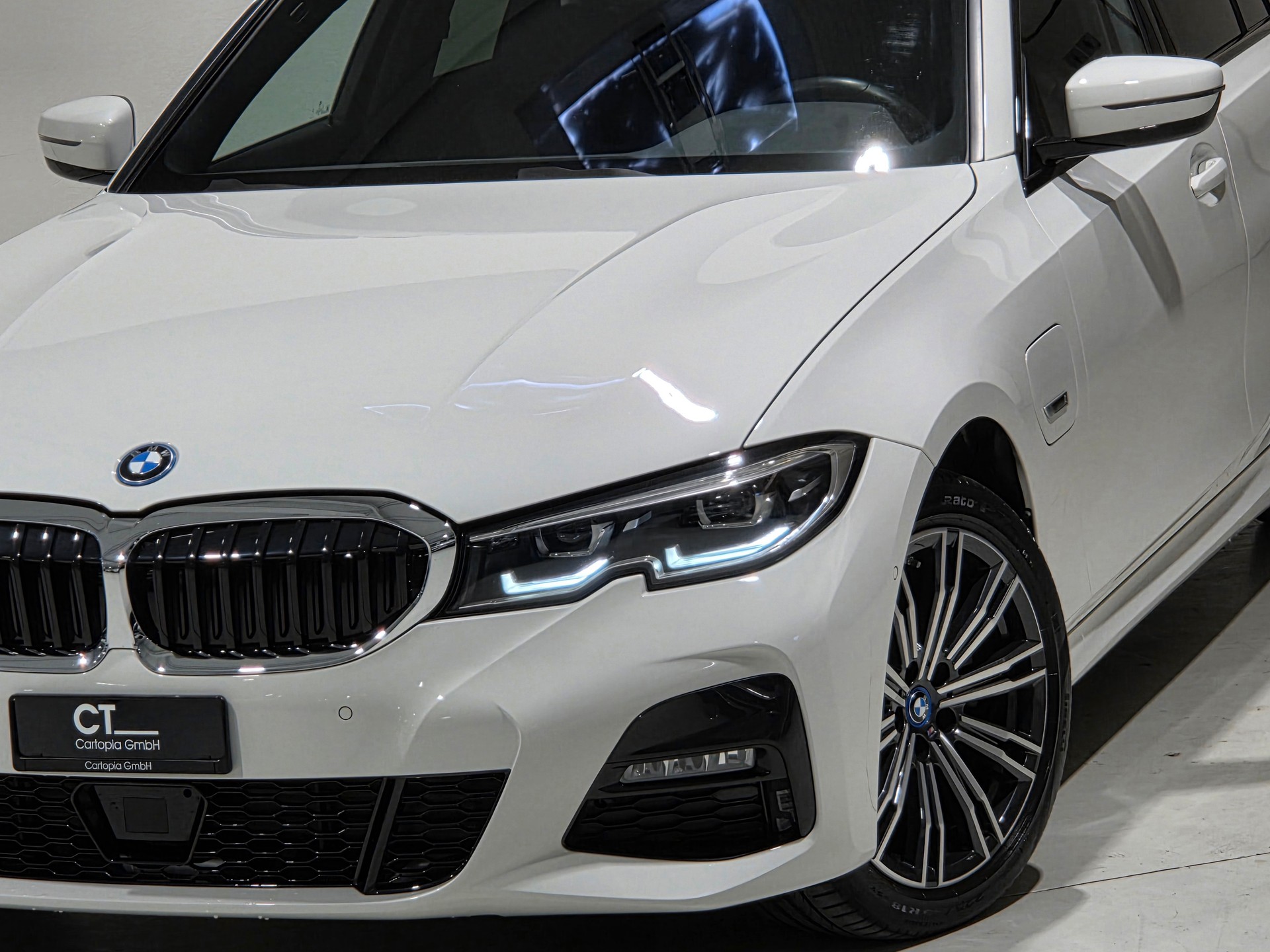 BMW 320e xDrive Touring Pure M Sport Steptronic-image-22