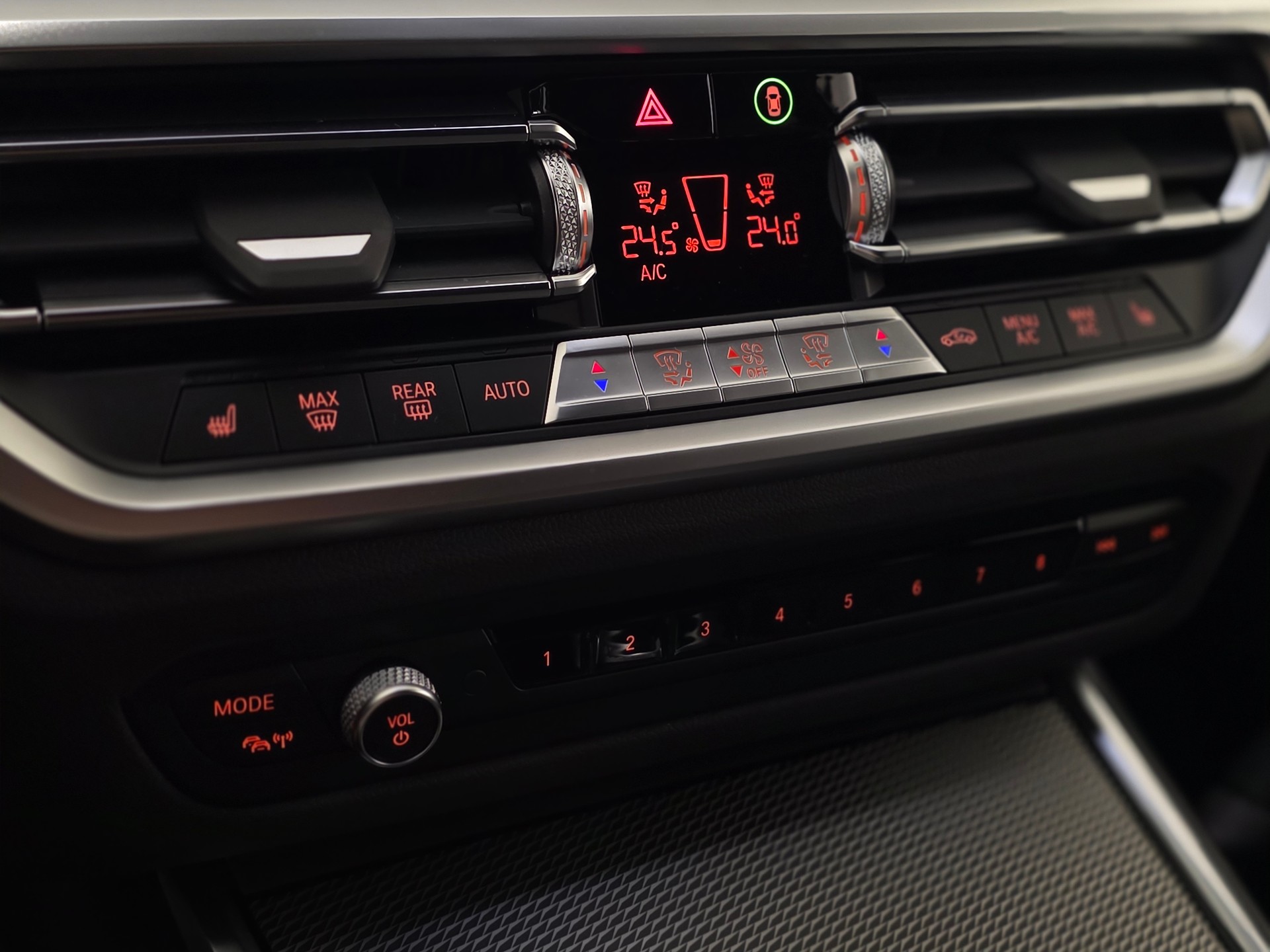 BMW 320e xDrive Touring Pure M Sport Steptronic-image-11