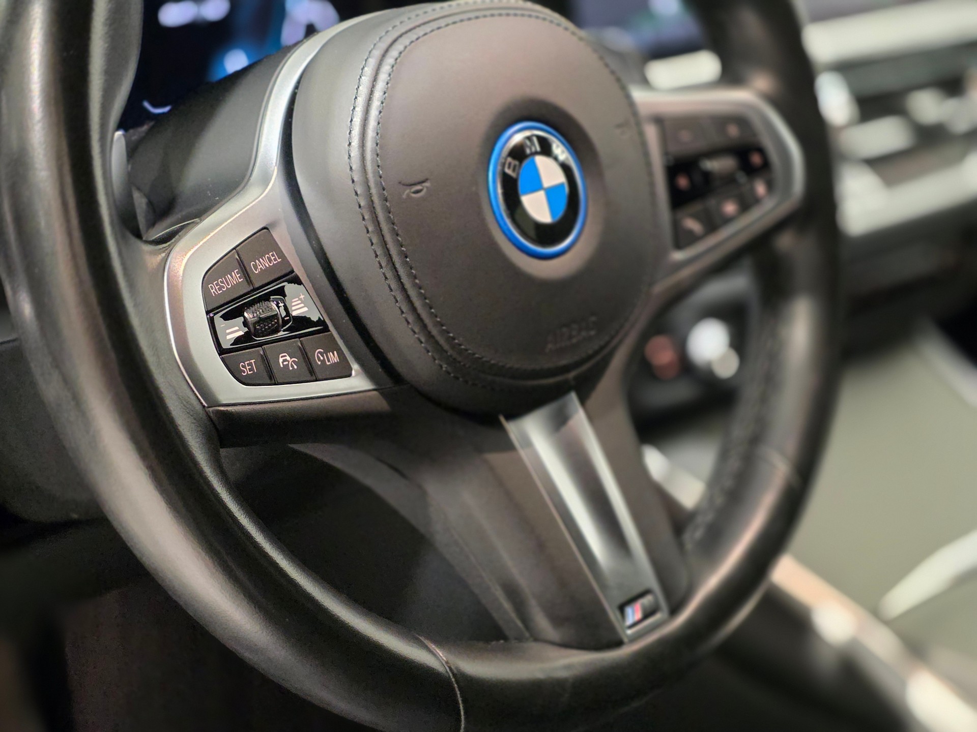 BMW 320e xDrive Touring Pure M Sport Steptronic-image-8