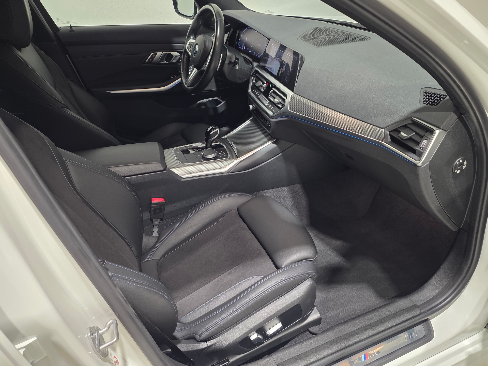 BMW 320e xDrive Touring Pure M Sport Steptronic-image-20