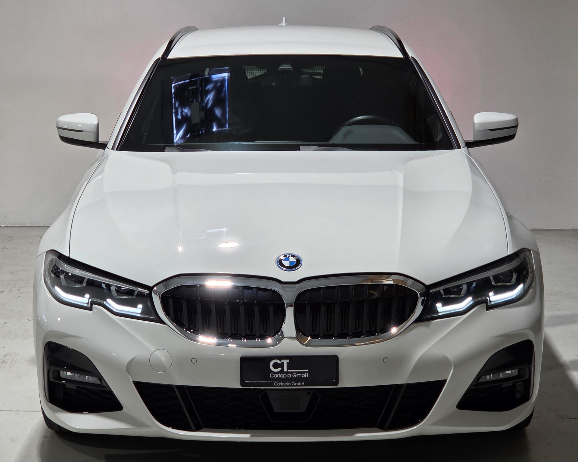 BMW 320e xDrive Touring Pure M Sport Steptronic-image-23