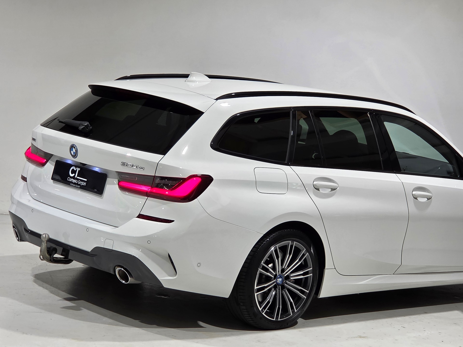 BMW 320e xDrive Touring Pure M Sport Steptronic-image-28