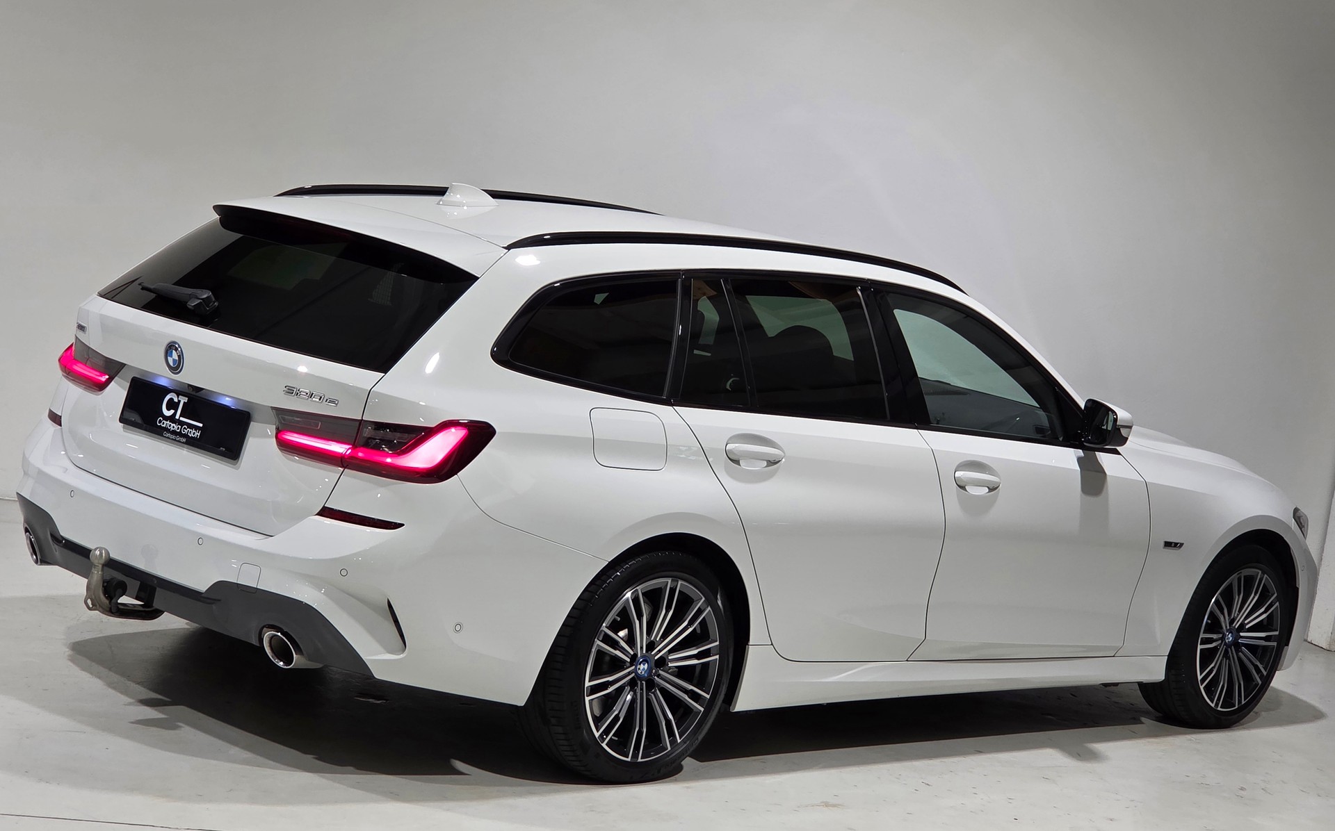 BMW 320e xDrive Touring Pure M Sport Steptronic-image-27