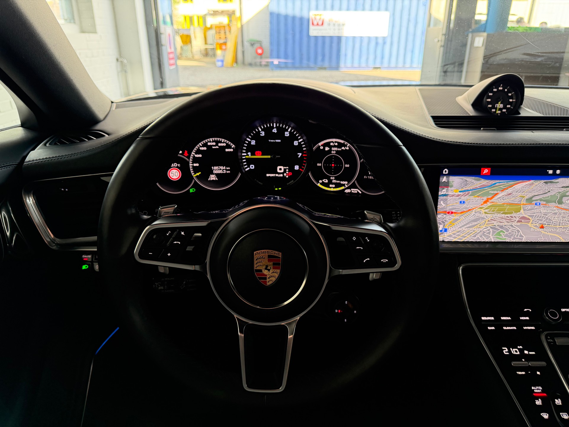 PORSCHE Panamera 4 E-Hybrid PDK-image-11