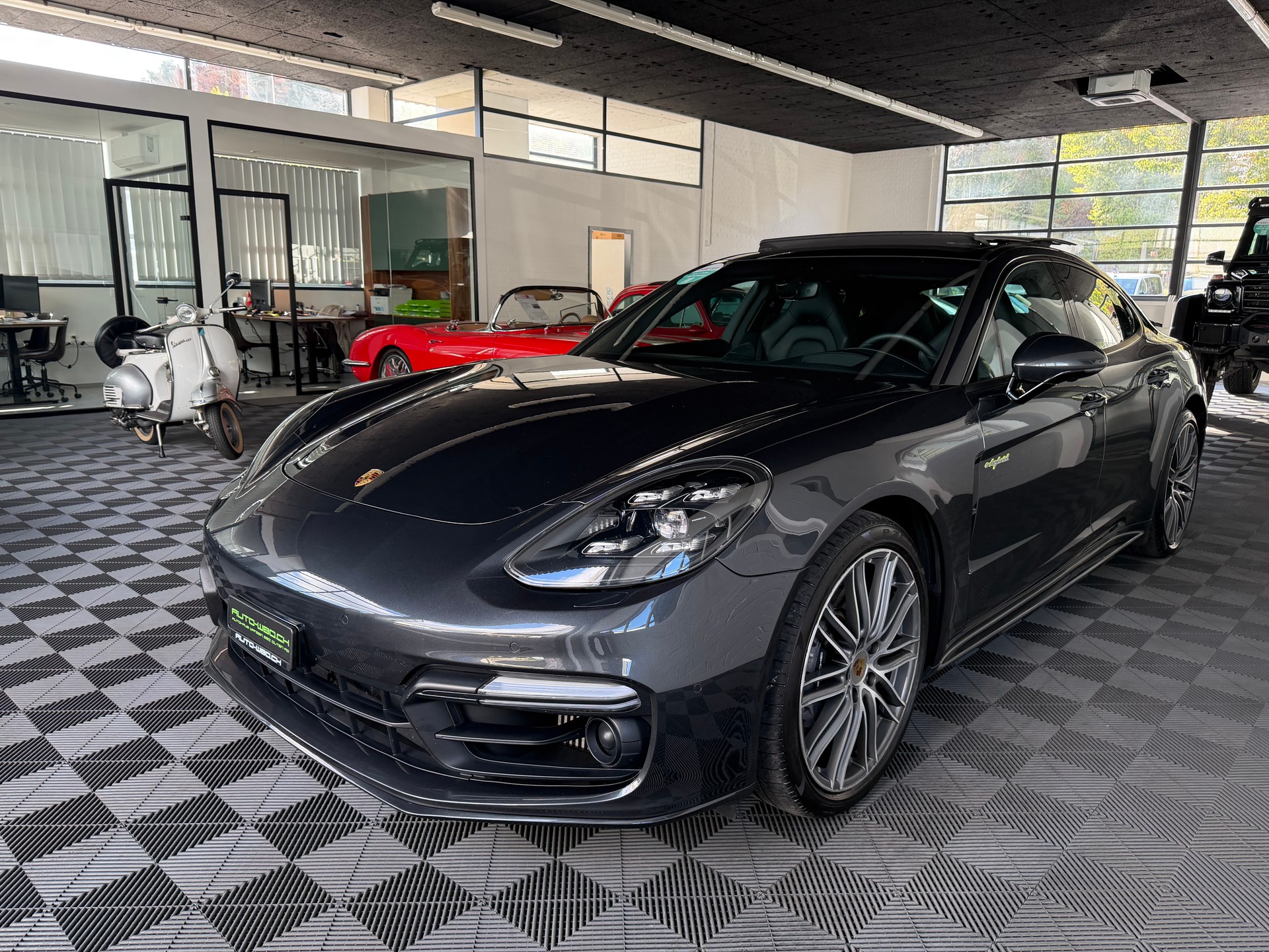 PORSCHE Panamera 4 E-Hybrid PDK-image-5
