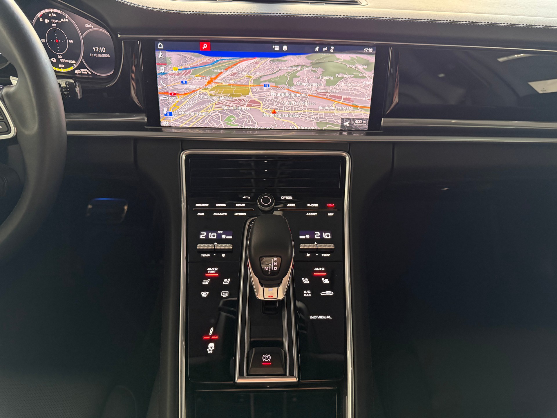 PORSCHE Panamera 4 E-Hybrid PDK-image-12