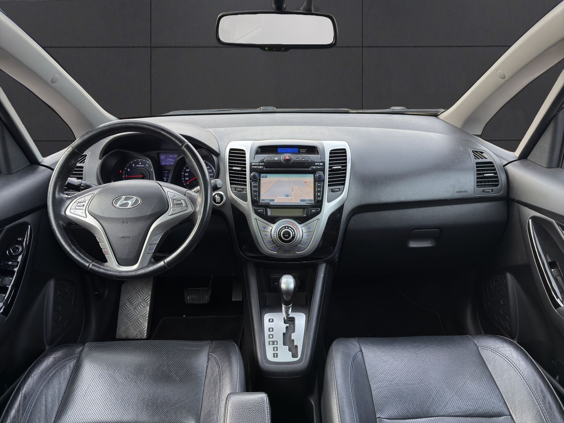 HYUNDAI iX20 1.6 Premium Automatic-image-9