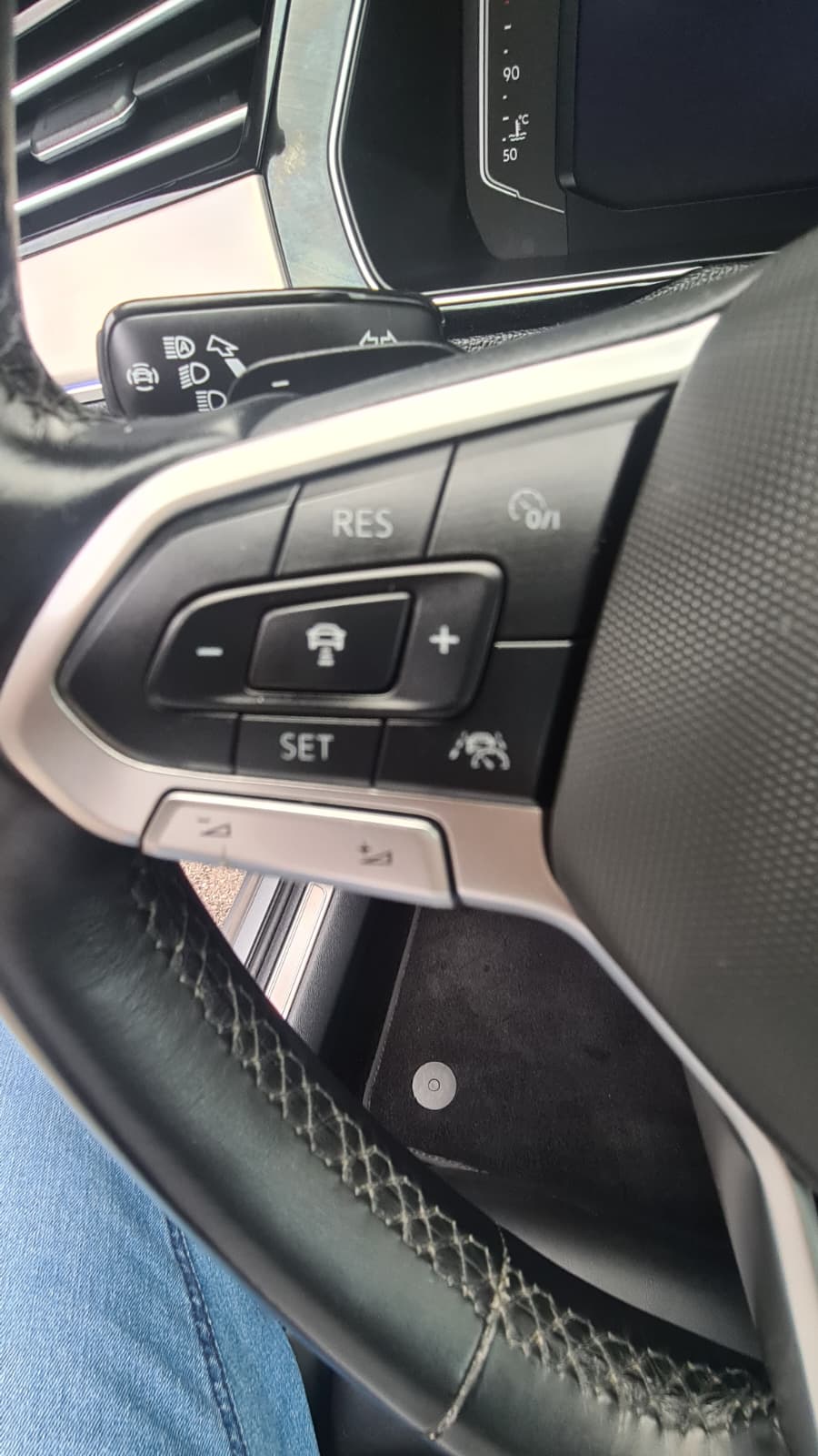 VW Passat 2.0 TDI BMT Elegance 4Motion DSG ** Voll-Leder ** RF-Kamera 360° ** Sitzmemory ** Panorama-Glasdach ** Modell 2023 **-image-11