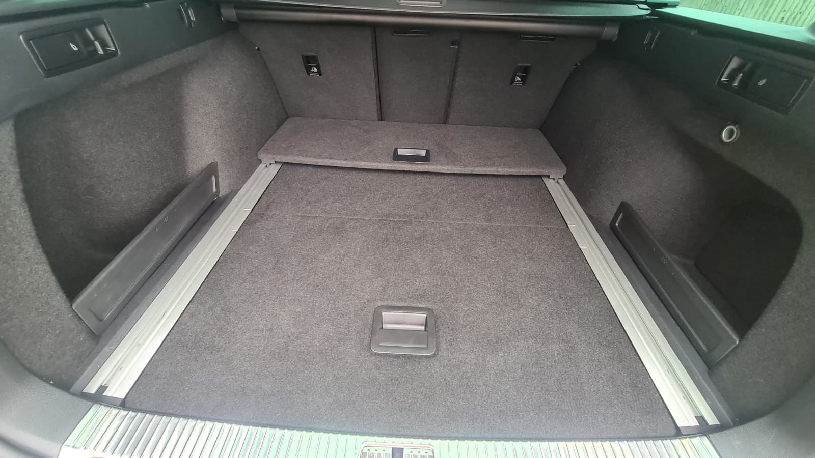 VW Passat 2.0 TDI BMT Elegance 4Motion DSG ** Voll-Leder ** RF-Kamera 360° ** Sitzmemory ** Panorama-Glasdach ** Modell 2023 **-image-9